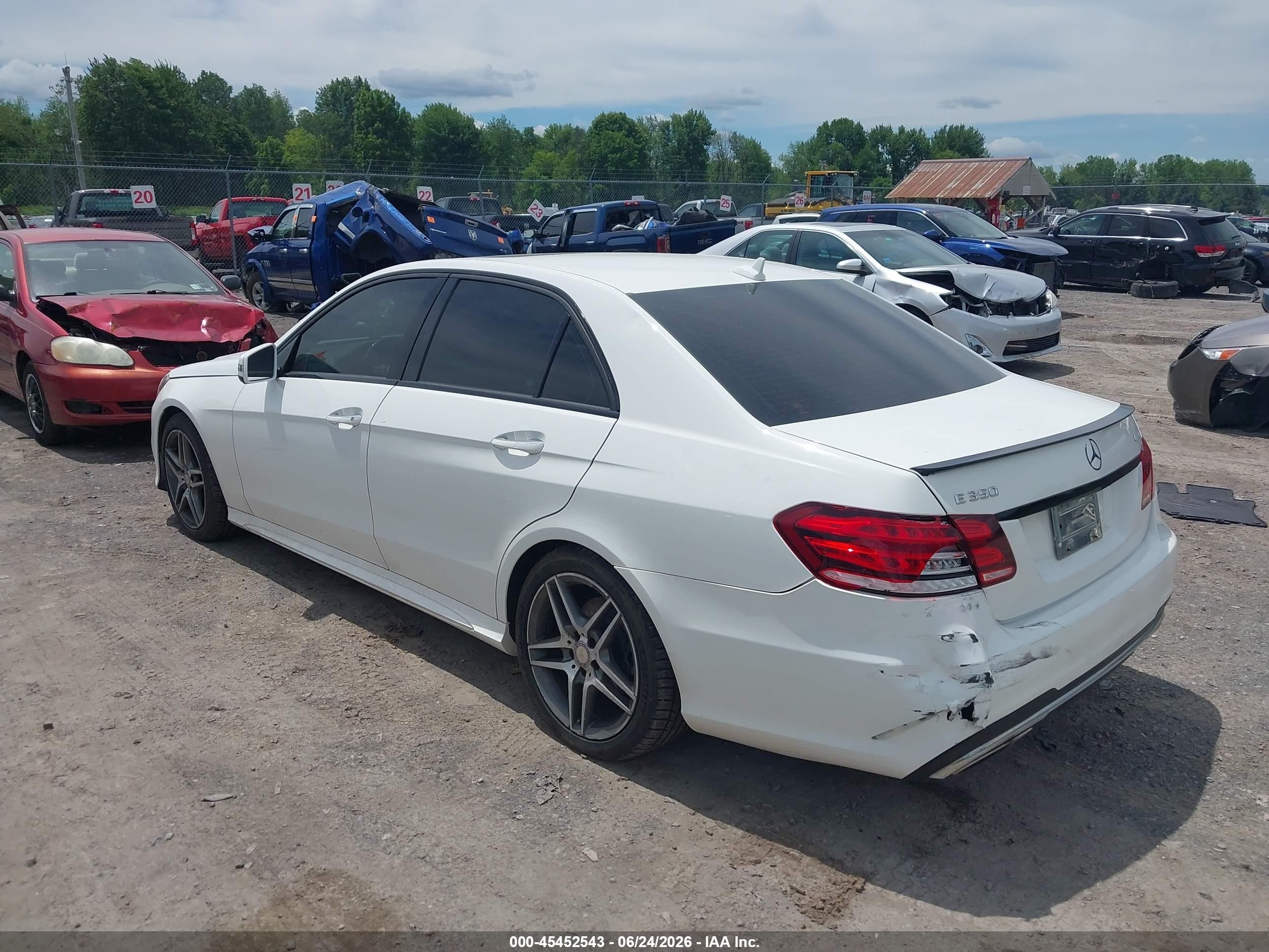 2015 Mercedes-benz E 350 4matic White vin: WDDHF8JB2FB165373