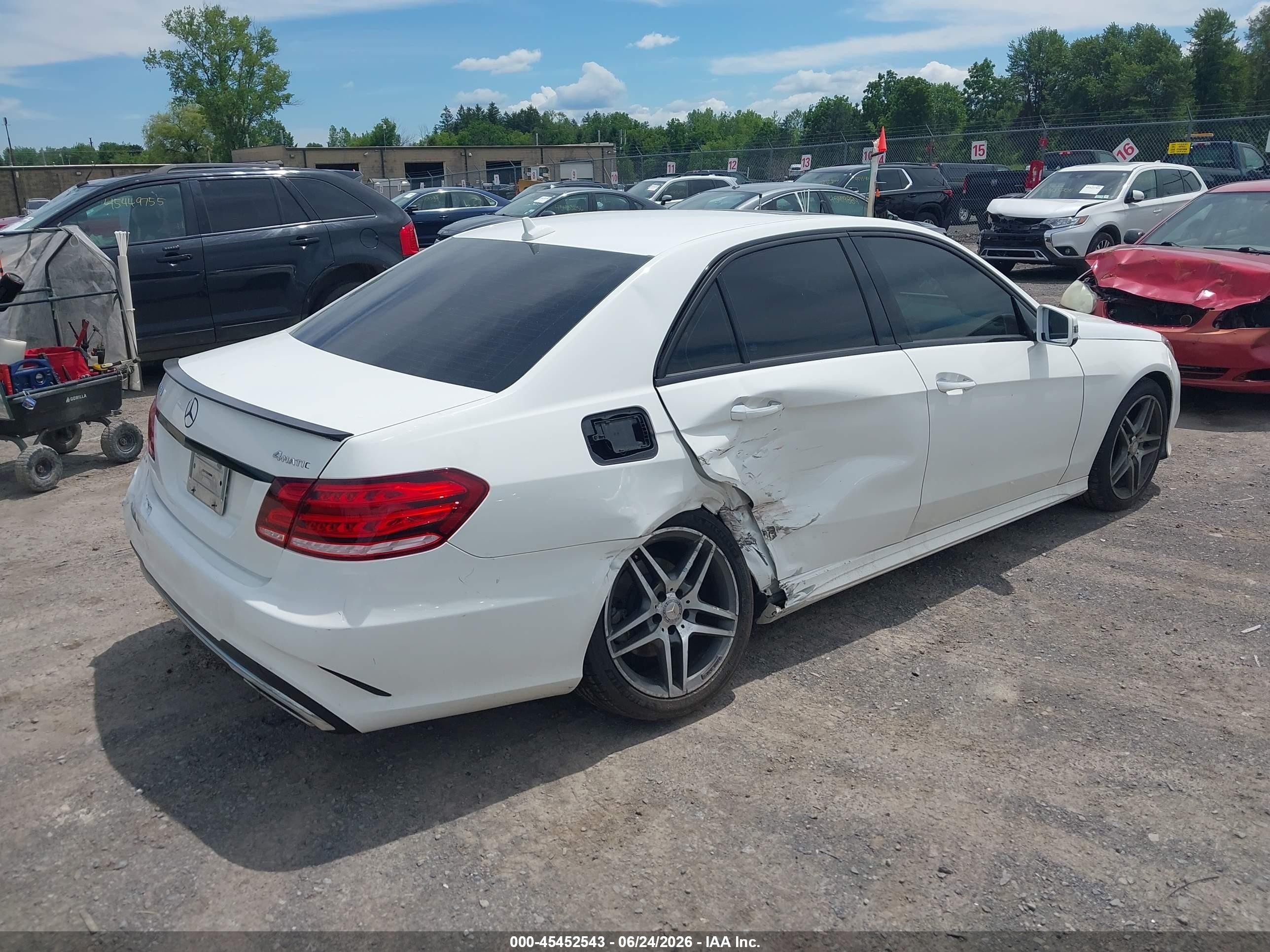 2015 Mercedes-benz E 350 4matic White vin: WDDHF8JB2FB165373