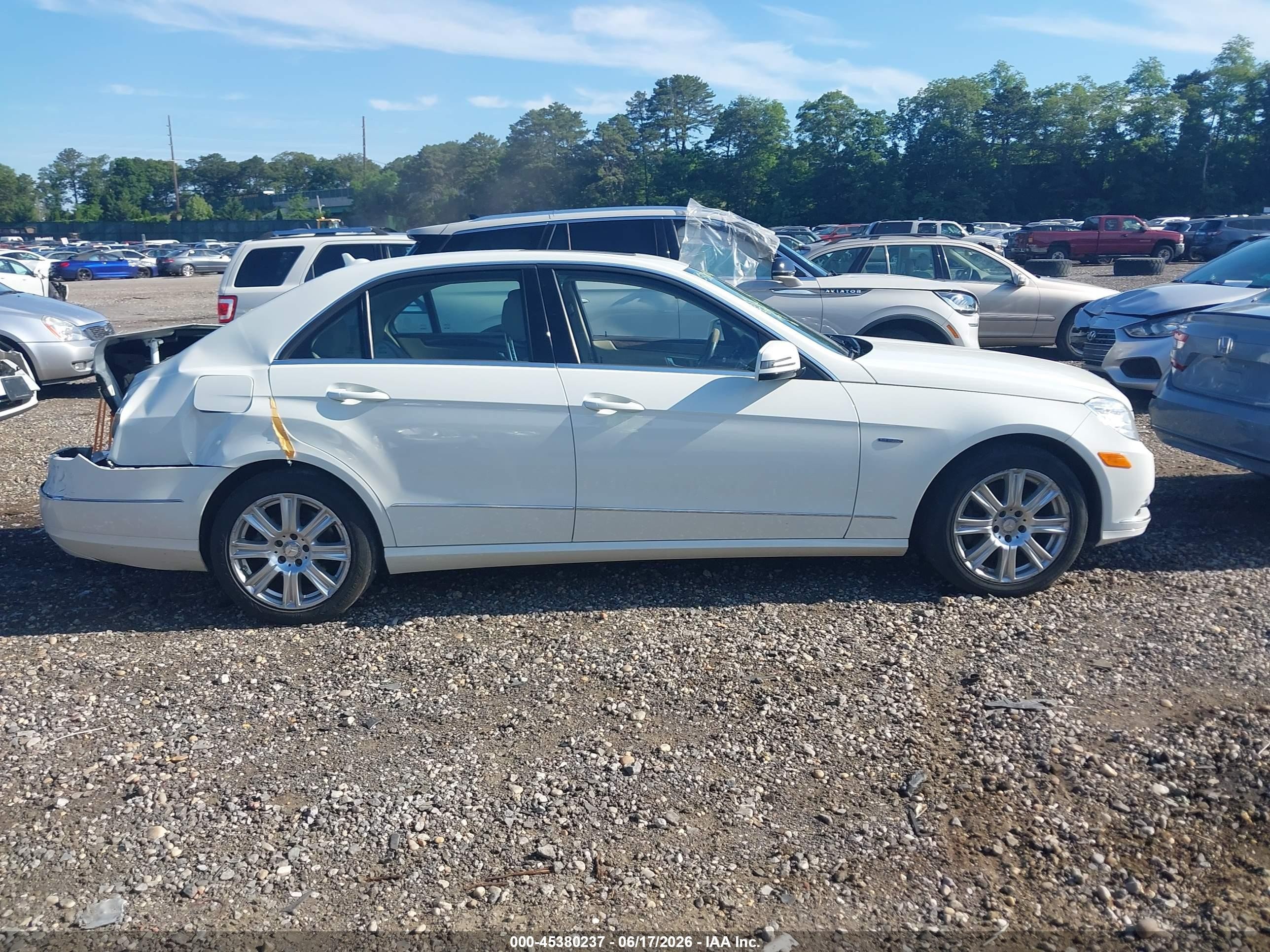 2012 Mercedes-benz E 350 4matic White vin: WDDHF8JB3CA658092