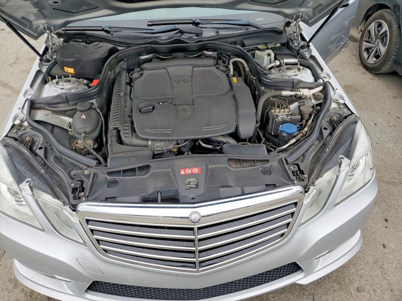 2013 Mercedes-benz E 350 4matic Silver vin: WDDHF8JB3DA733438