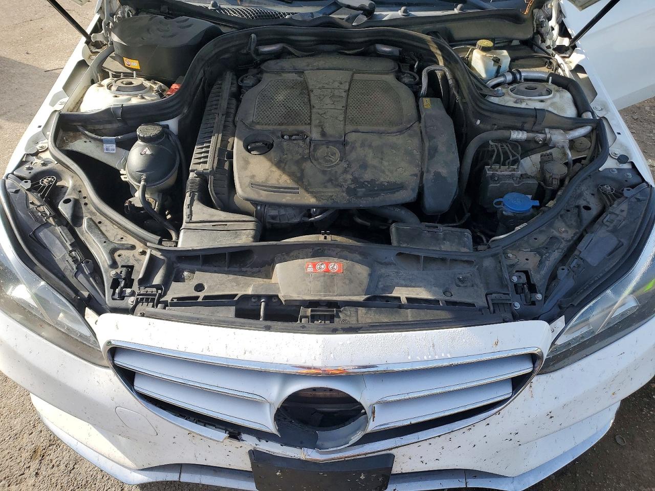 2014 Mercedes-benz E White vin: WDDHF8JB4EA792516