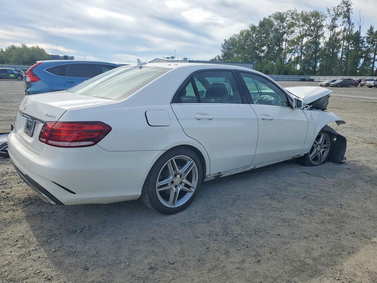 2014 Mercedes-benz E 350 4matic White vin: WDDHF8JB4EA834134