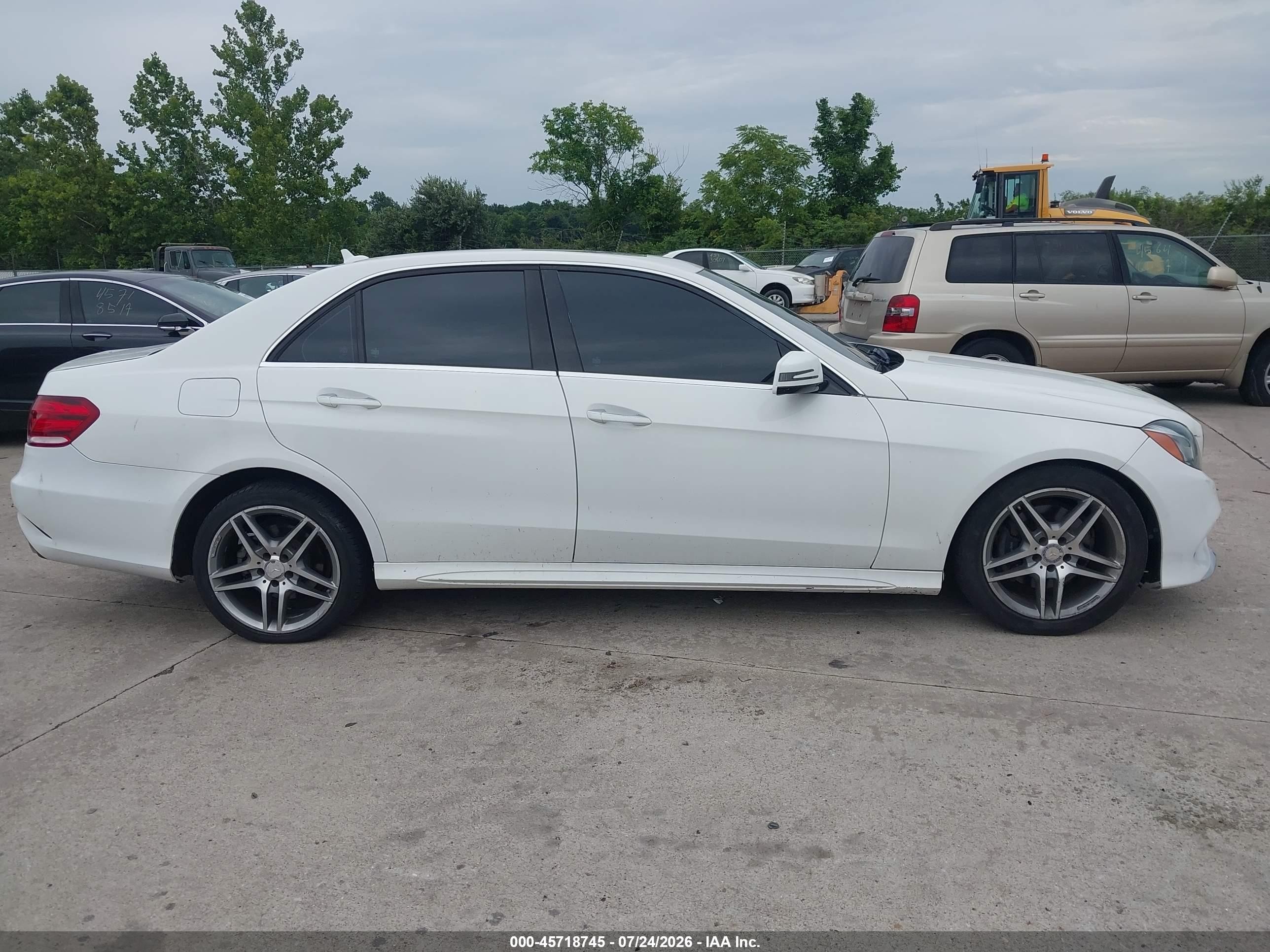 2014 Mercedes-benz E 350 4matic White vin: WDDHF8JB4EA976757