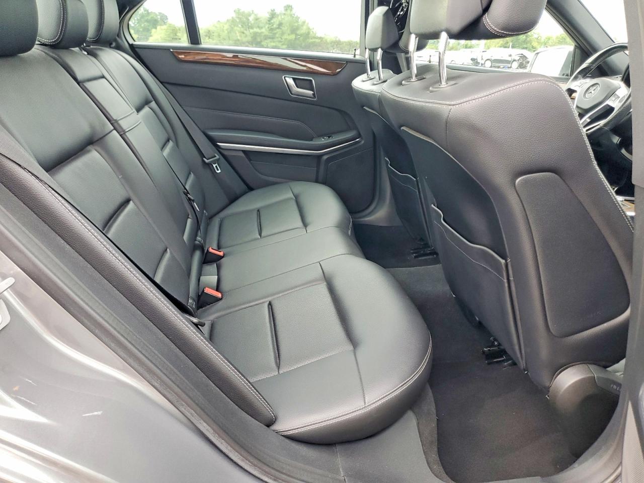 2015 Mercedes-benz E Silver vin: WDDHF8JB4FB104400