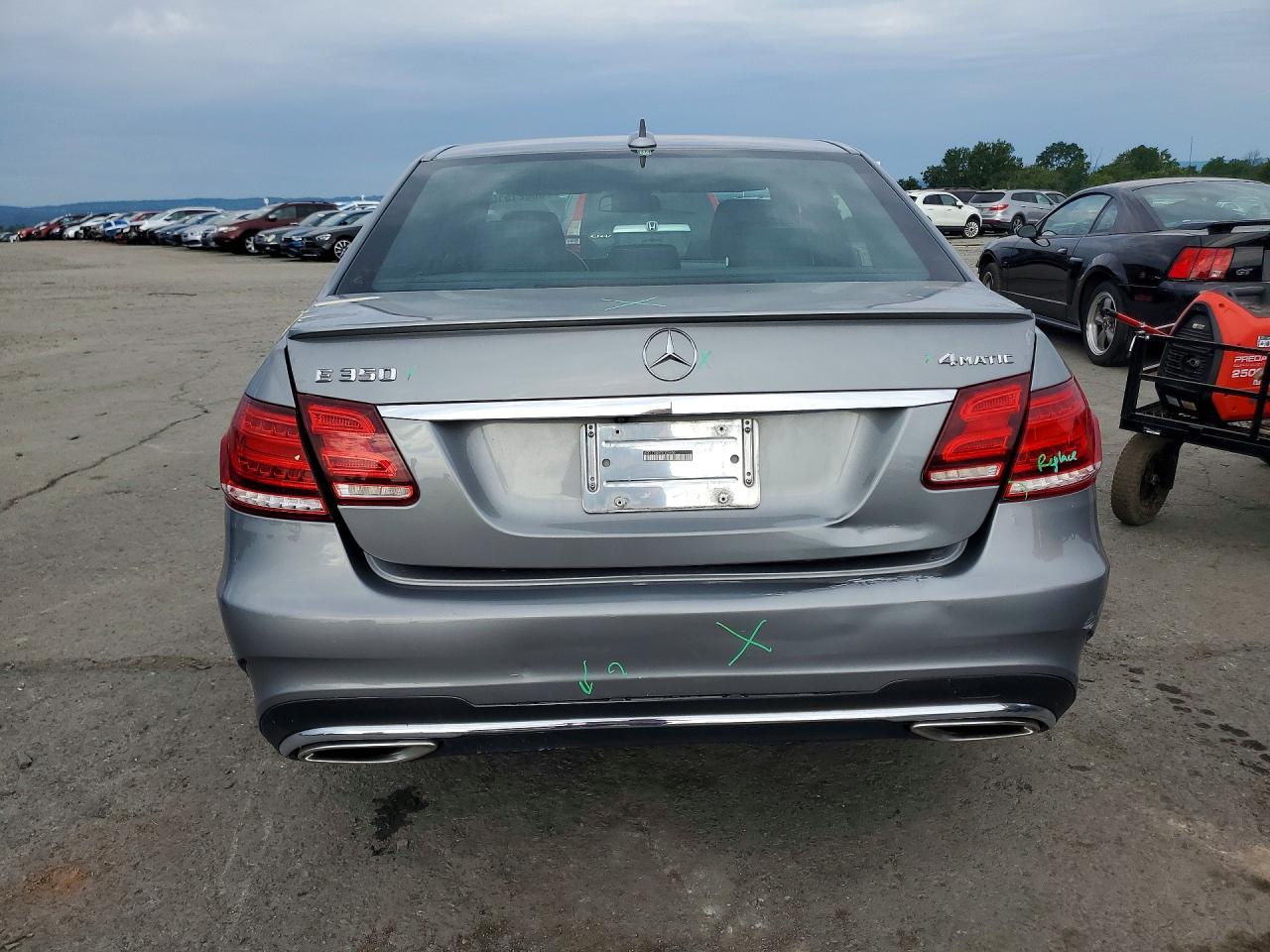 2015 Mercedes-benz E Silver vin: WDDHF8JB4FB104400