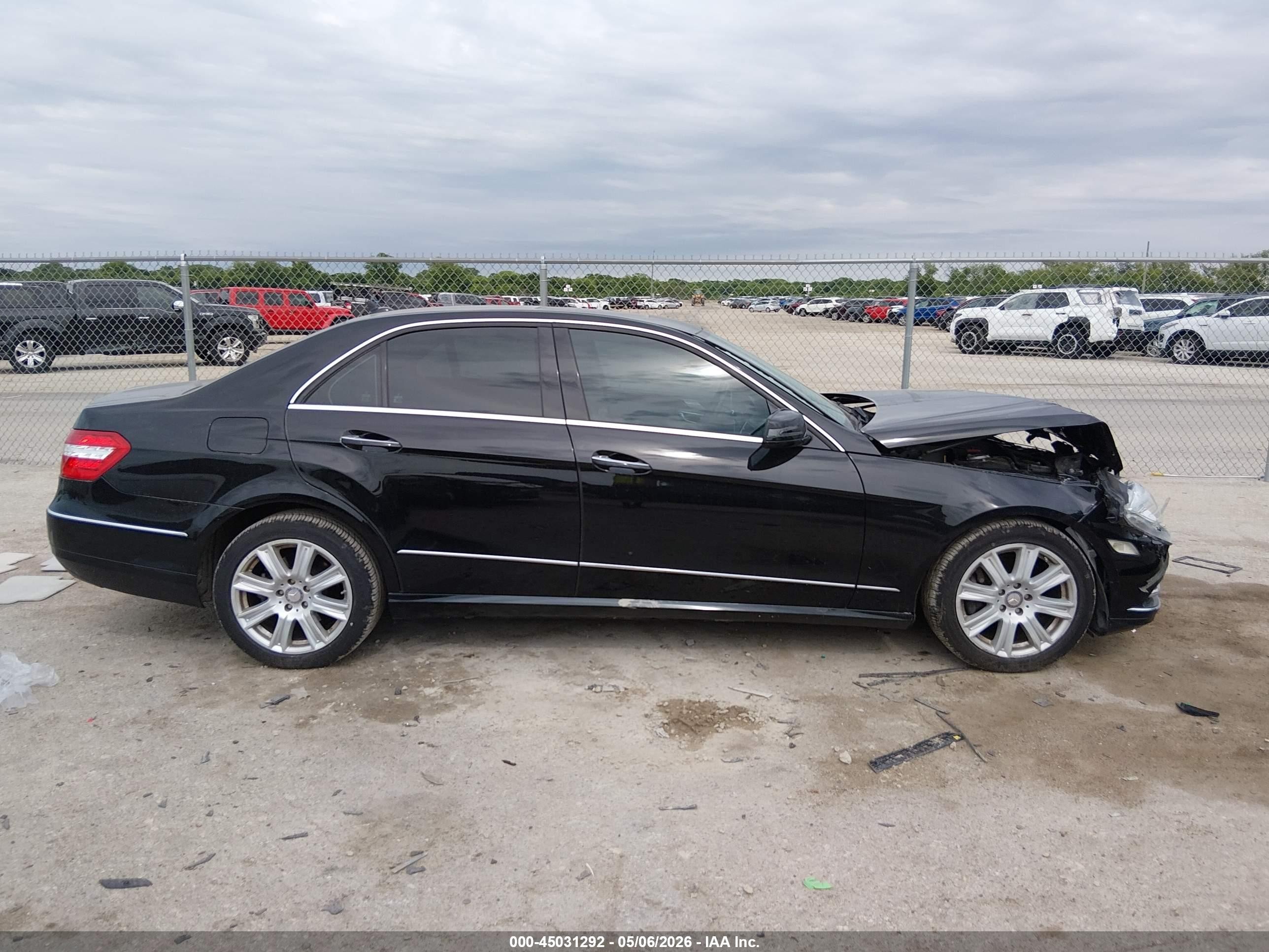 2013 Mercedes-benz E 350 4matic Черный vin: WDDHF8JB5DA733456
