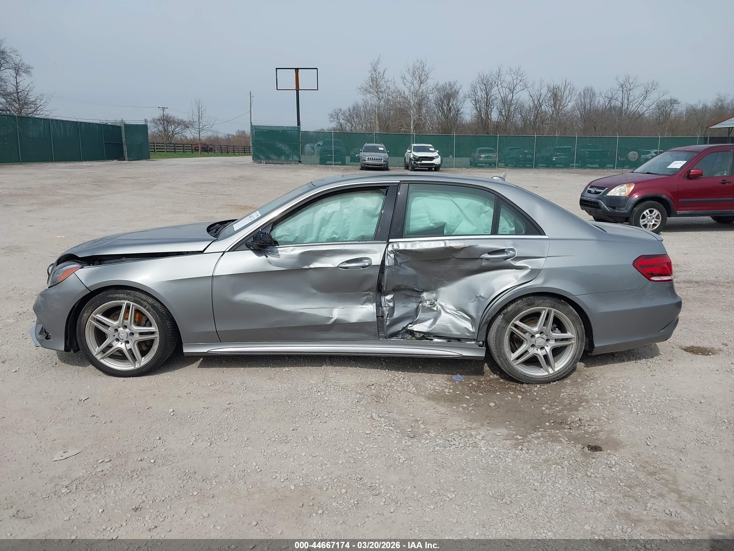 2014 Mercedes-benz E 350 4matic Silver vin: WDDHF8JB5EA843408