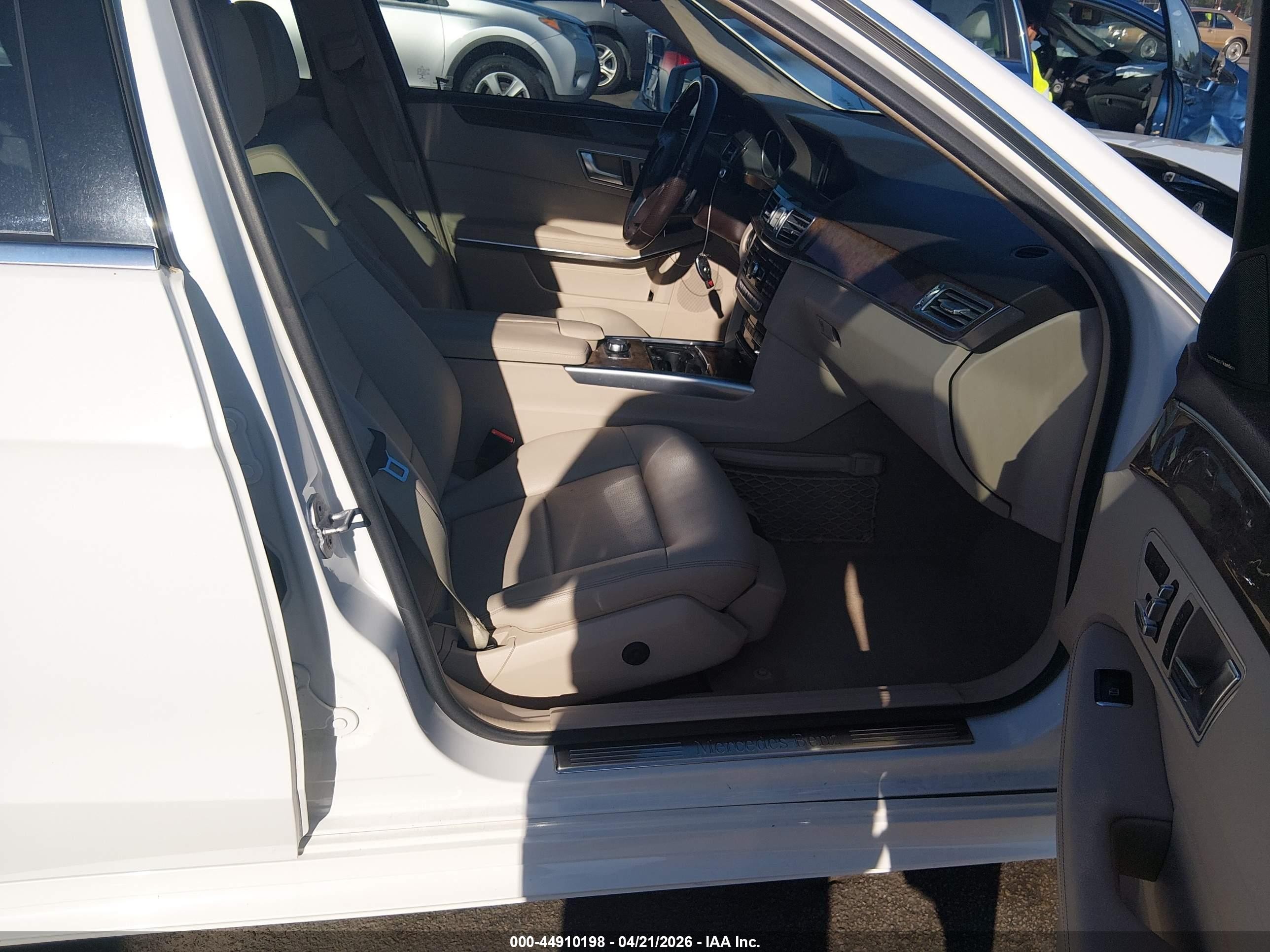 2014 Mercedes-benz E 350 4matic White vin: WDDHF8JB5EA984043
