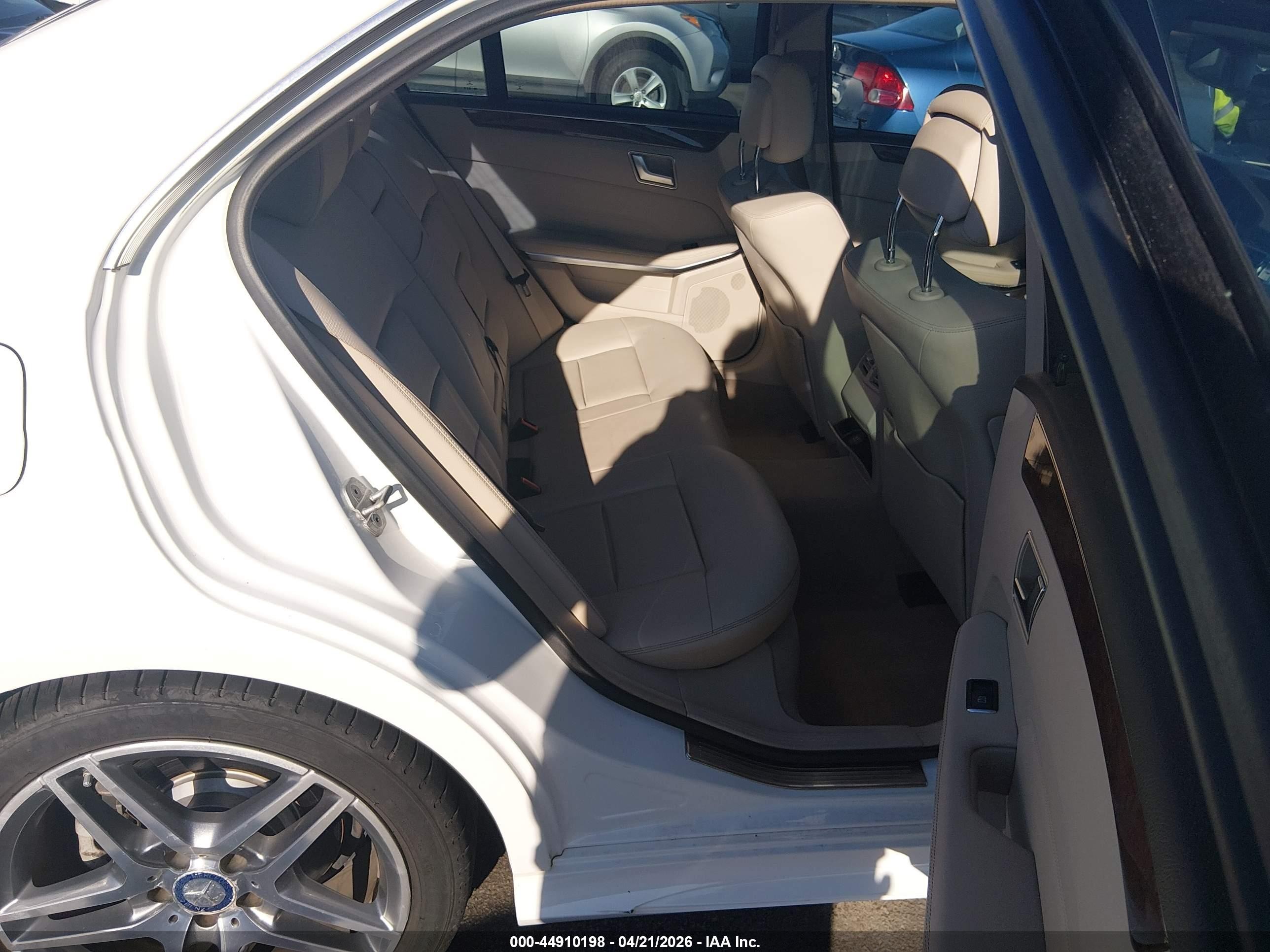 2014 Mercedes-benz E 350 4matic White vin: WDDHF8JB5EA984043