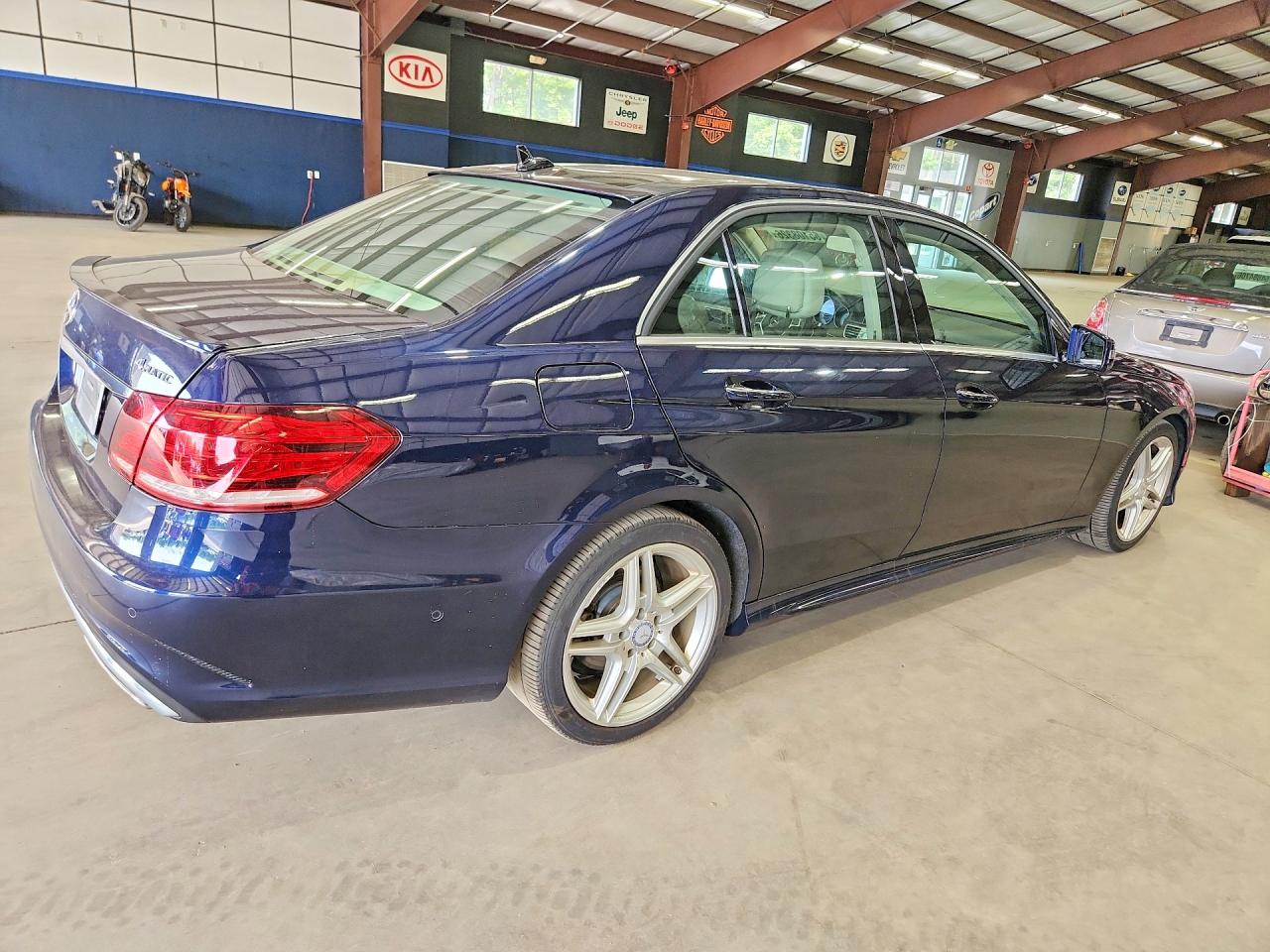 2014 Mercedes-benz E 350 4matic Blue vin: WDDHF8JB7EB046832