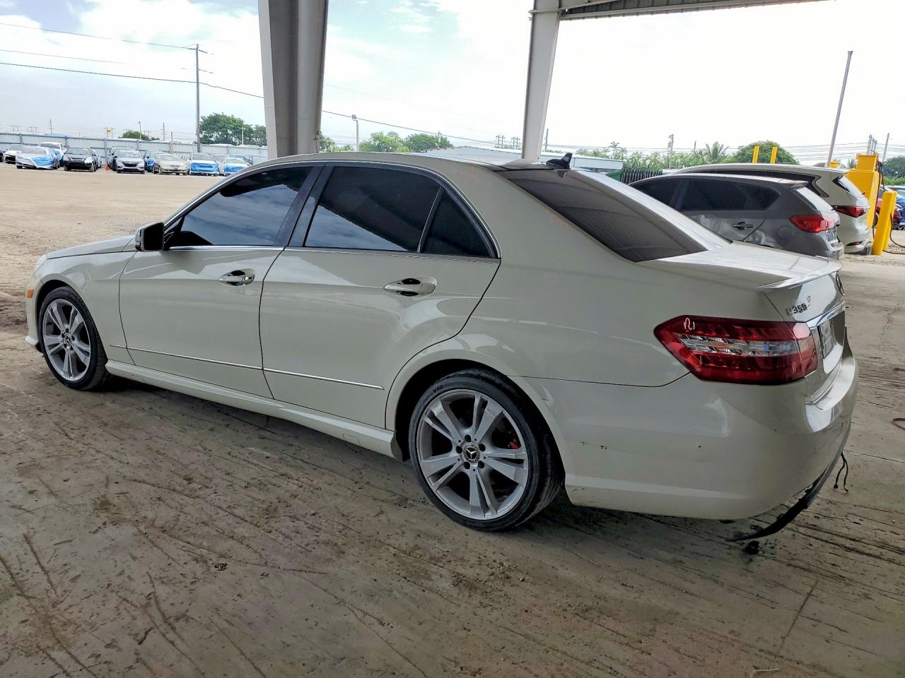 2012 Mercedes-benz E 350 4matic White vin: WDDHF8JB8CA652790