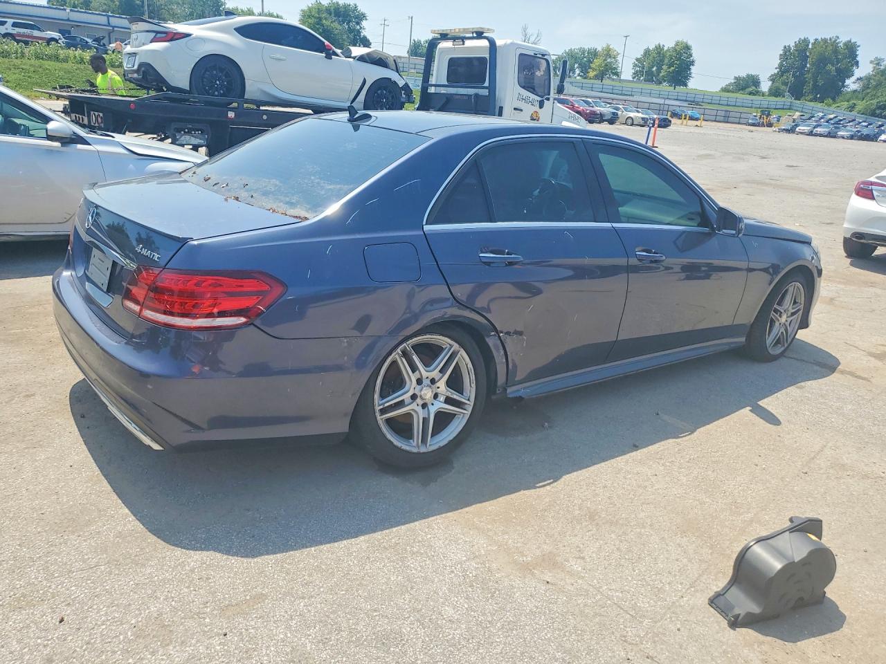 2014 Mercury E350 Синий vin: WDDHF8JB8EA980830