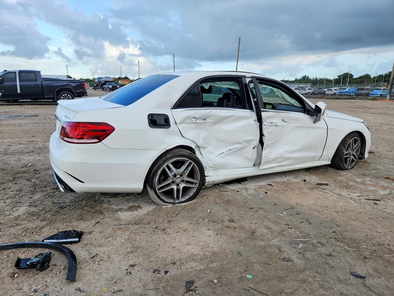 2015 Mercedes-benz E 350 4matic White vin: WDDHF8JB8FB122821