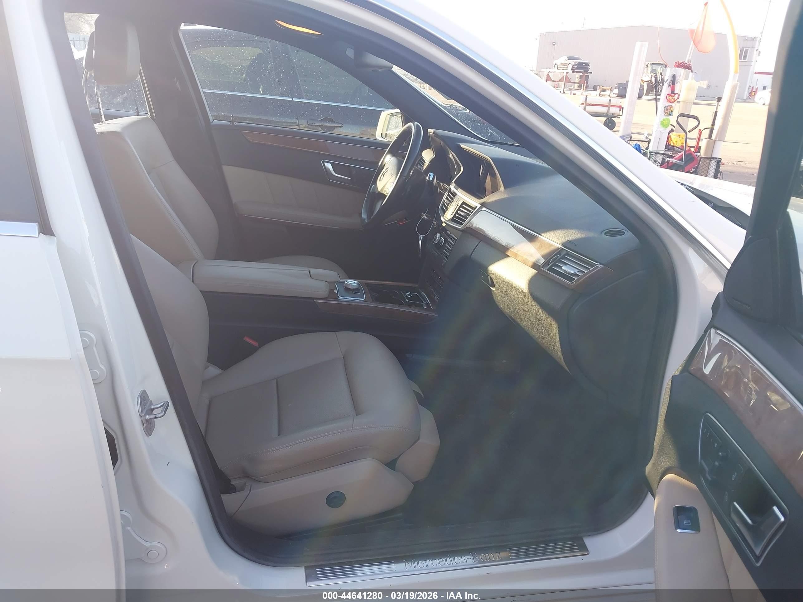 2012 Mercedes-benz E 350 4matic Белый vin: WDDHF8JB9CA544923