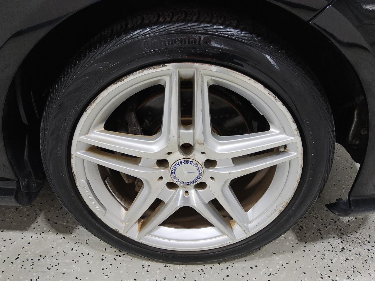 2012 Mercedes-benz E 350 4matic Black vin: WDDHF8JB9CA597587 Damage: Right Front Wheel, Curb Rash, > 12 Inches