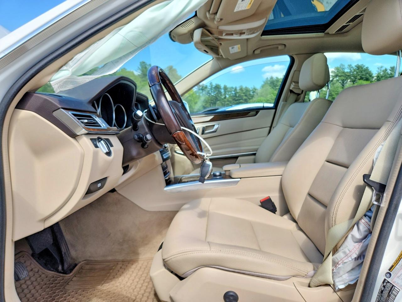 2014 Mercedes-benz E 350 4matic White vin: WDDHF8JB9EA985034