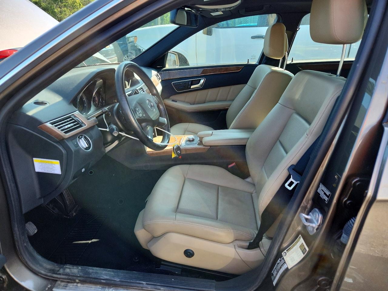 2012 Mercedes-benz E 350 4matic Желто-коричневый vin: WDDHF8JBXCA567675
