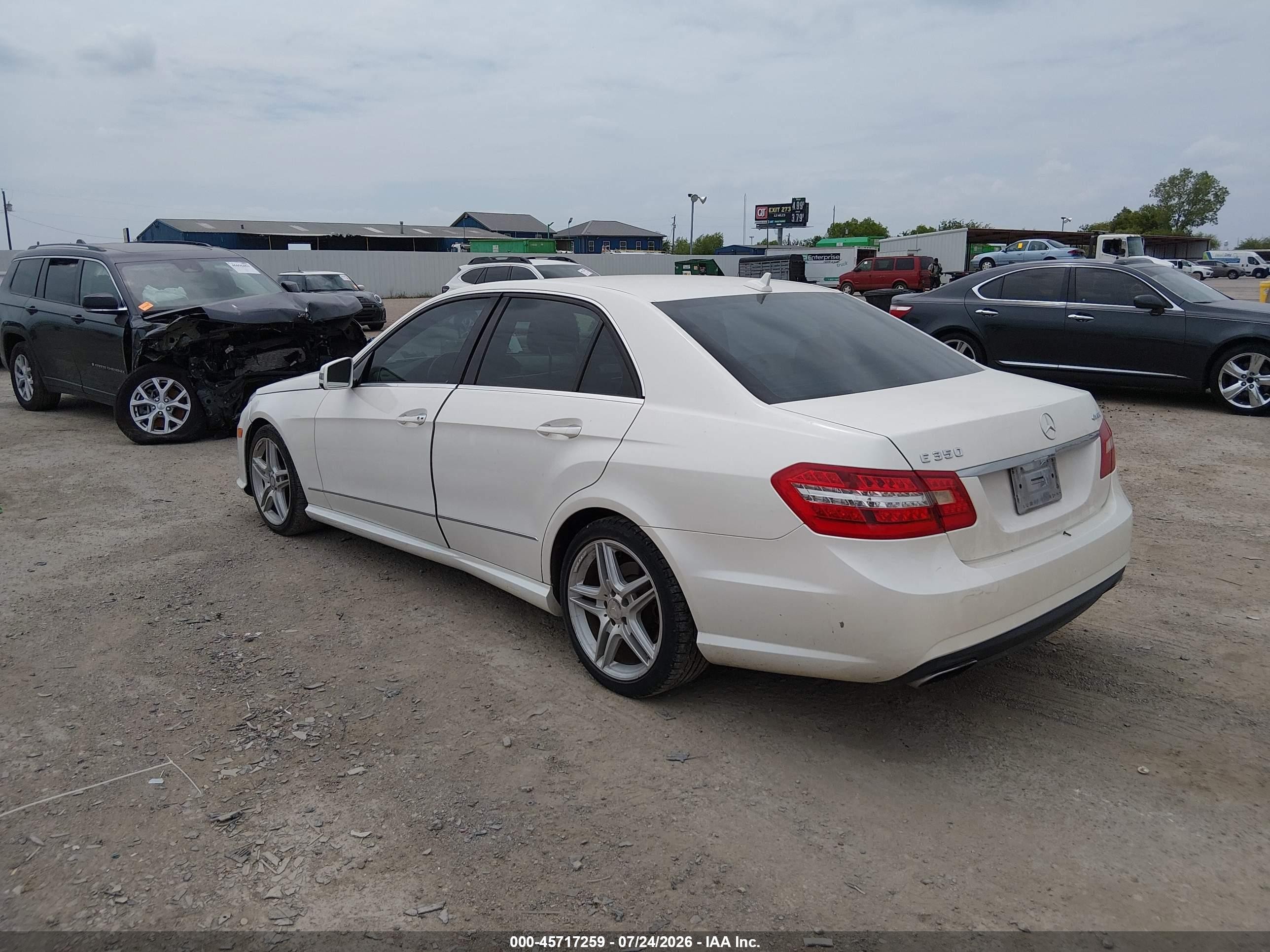 2013 Mercedes-benz E 350 4matic White vin: WDDHF8JBXDA670855