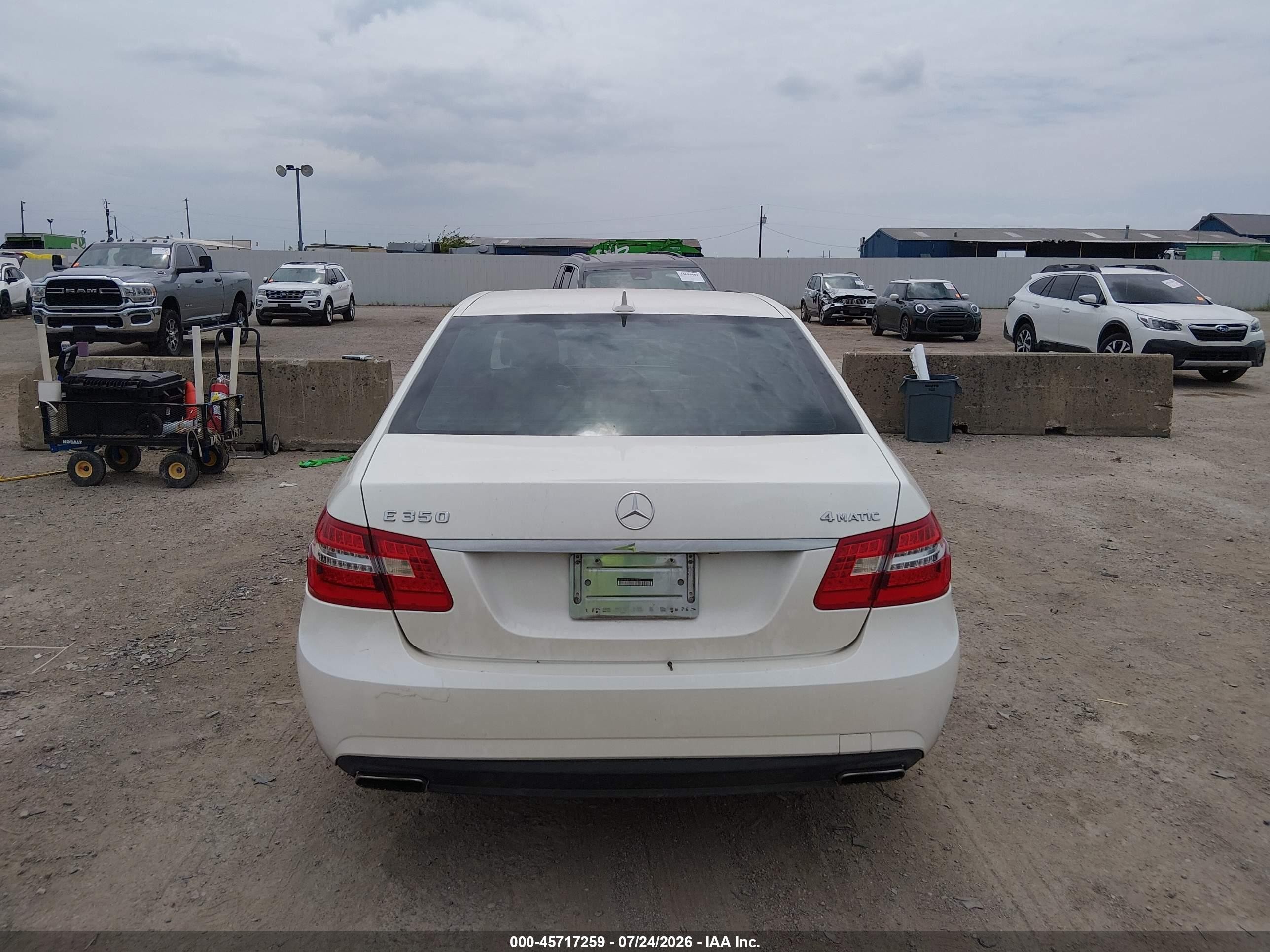 2013 Mercedes-benz E 350 4matic White vin: WDDHF8JBXDA670855