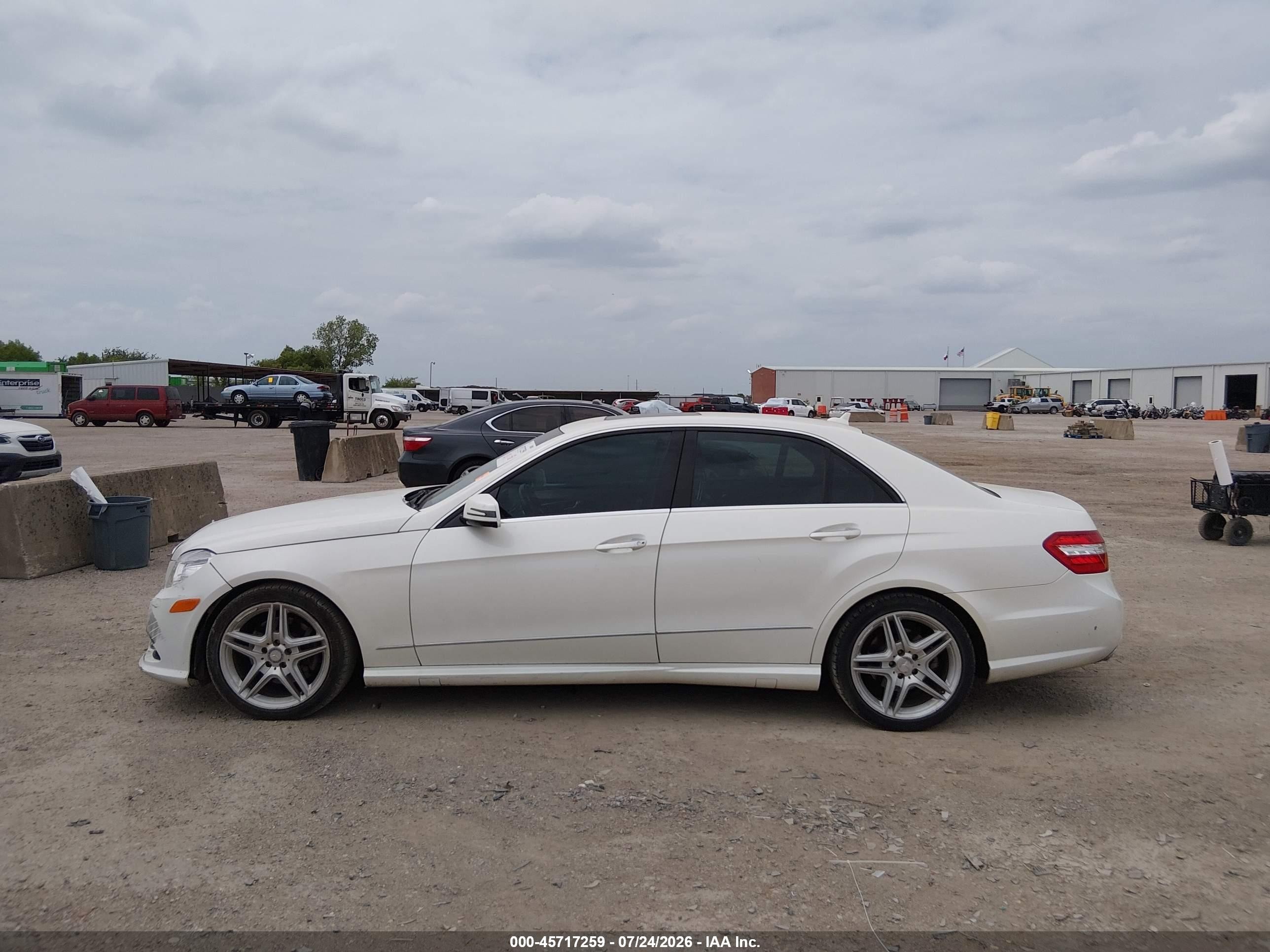 2013 Mercedes-benz E 350 4matic White vin: WDDHF8JBXDA670855