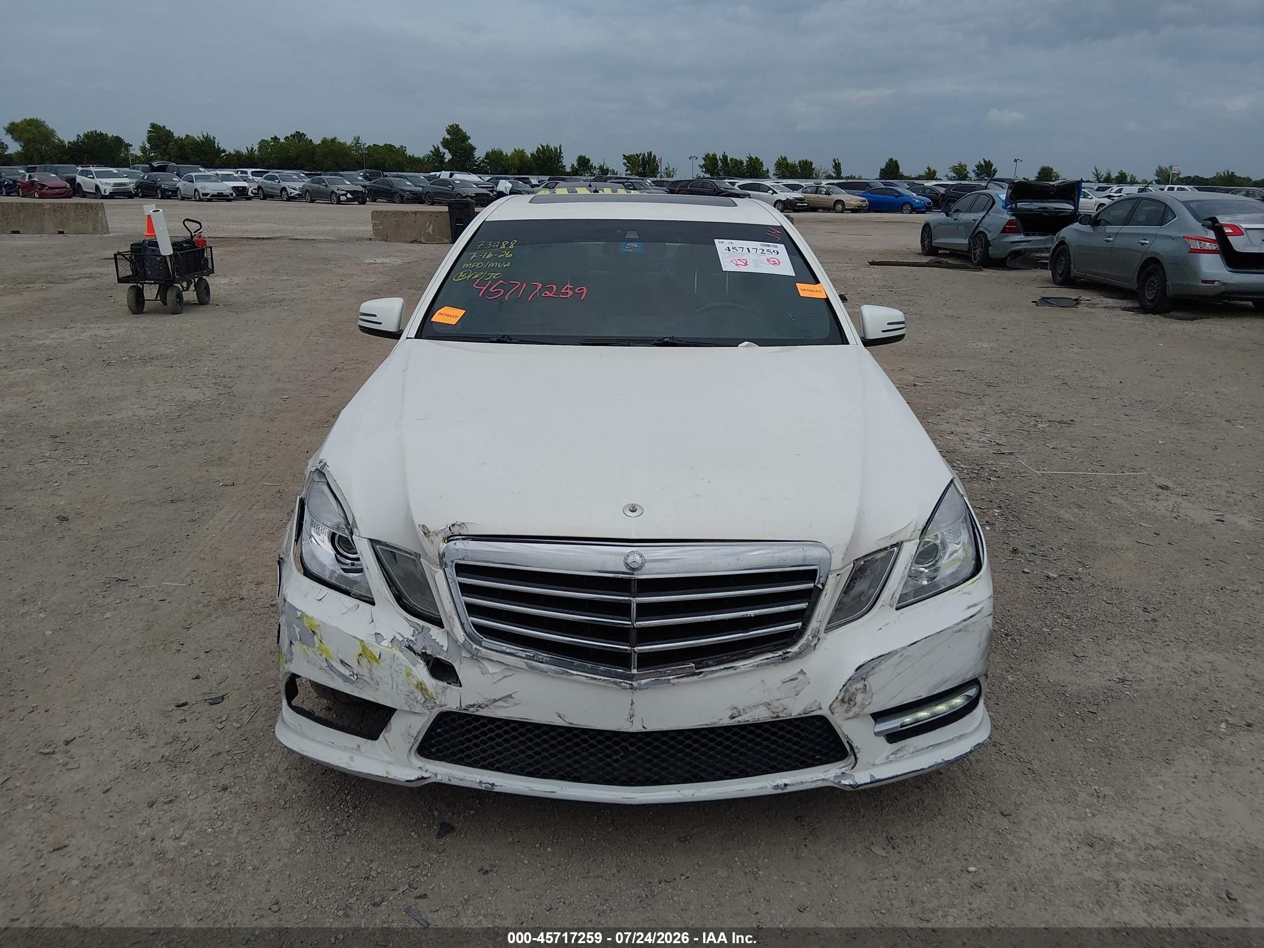 2013 Mercedes-benz E 350 4matic White vin: WDDHF8JBXDA670855