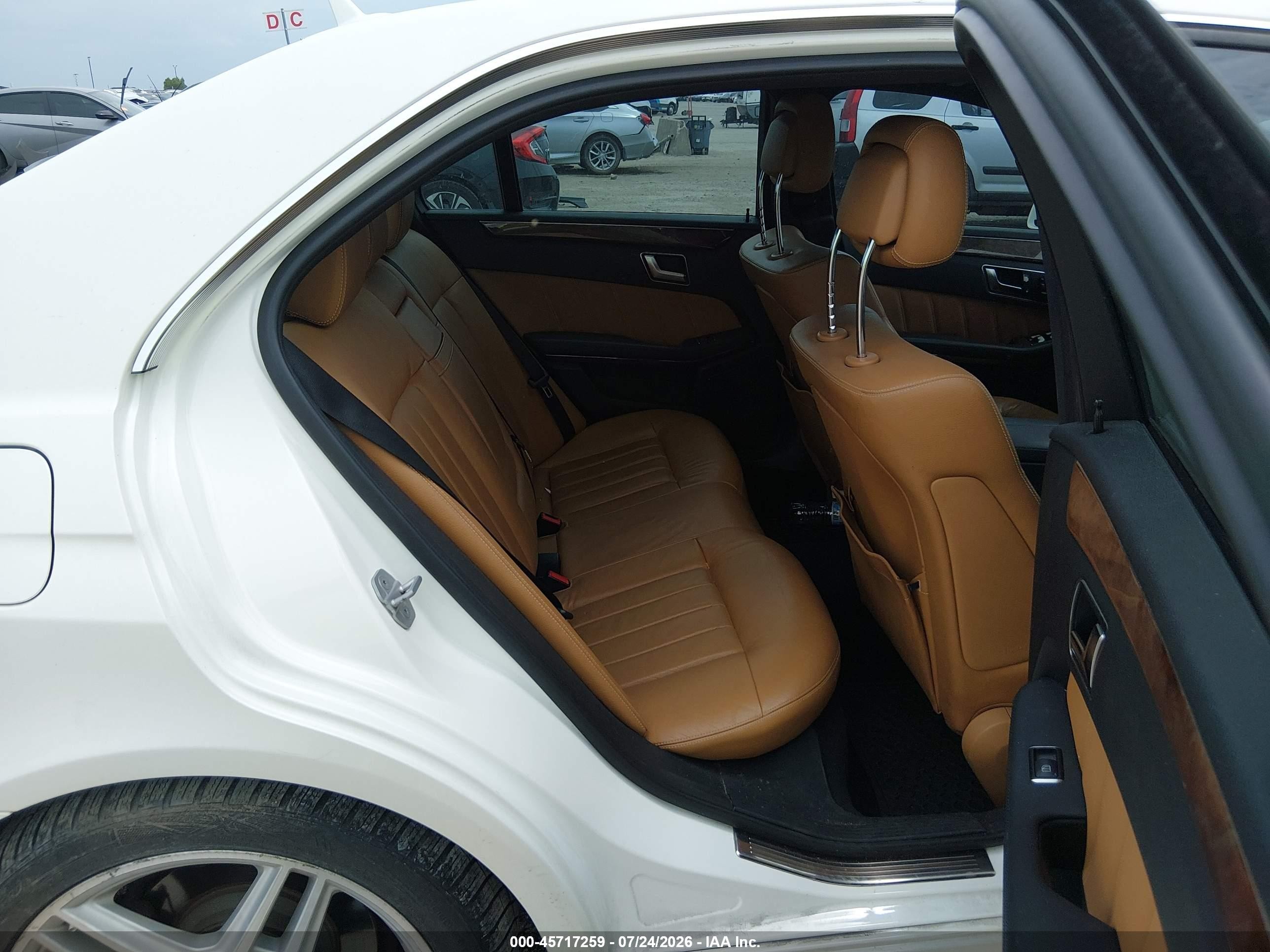 2013 Mercedes-benz E 350 4matic White vin: WDDHF8JBXDA670855