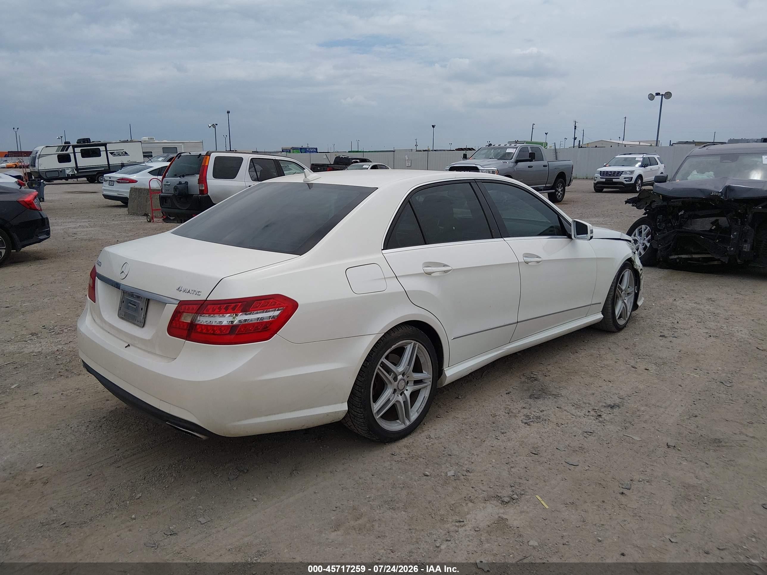 2013 Mercedes-benz E 350 4matic White vin: WDDHF8JBXDA670855