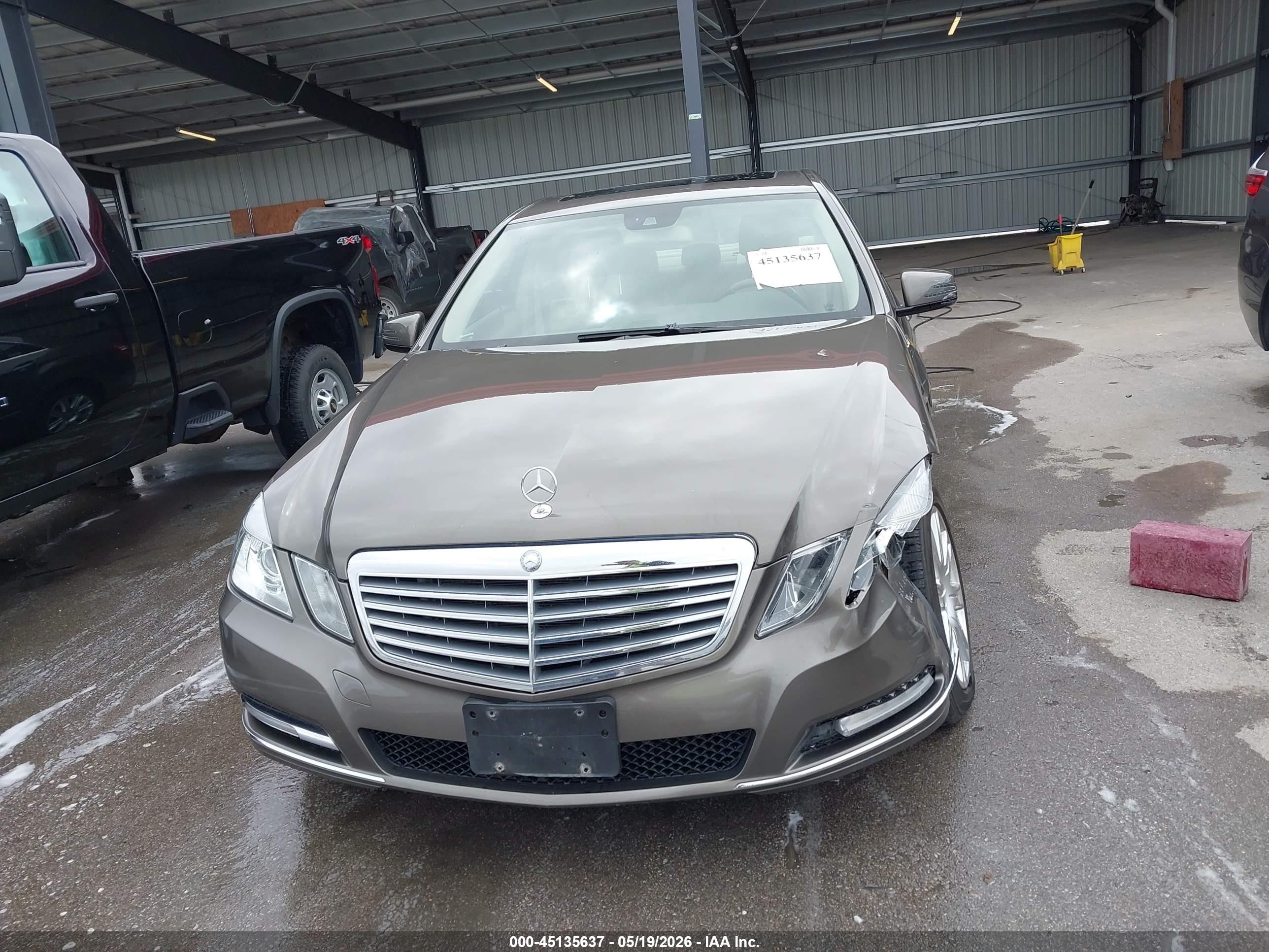 2013 Mercedes-benz E 350 4matic Коричневый vin: WDDHF8JBXDA688935
