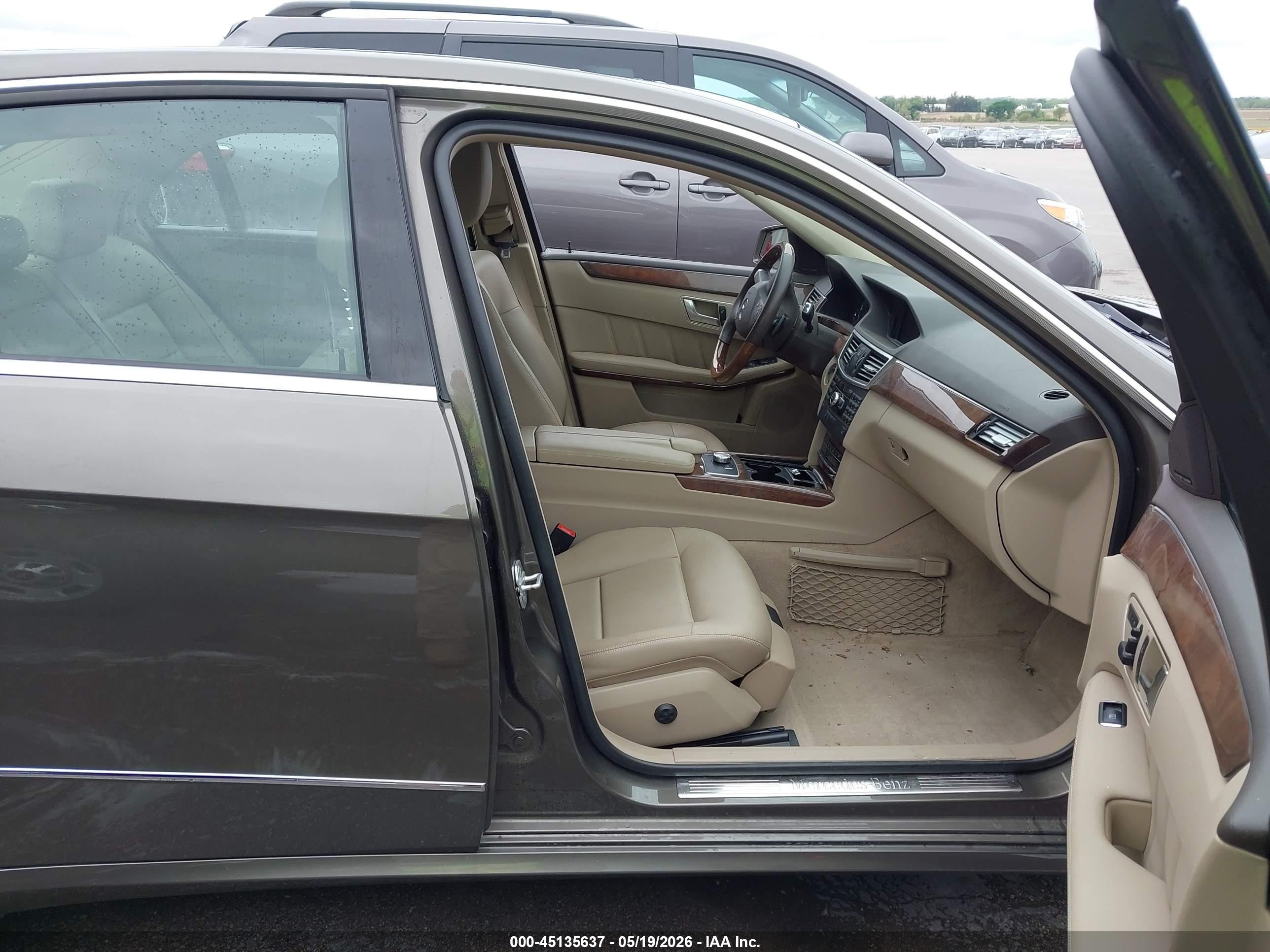 2013 Mercedes-benz E 350 4matic Коричневый vin: WDDHF8JBXDA688935