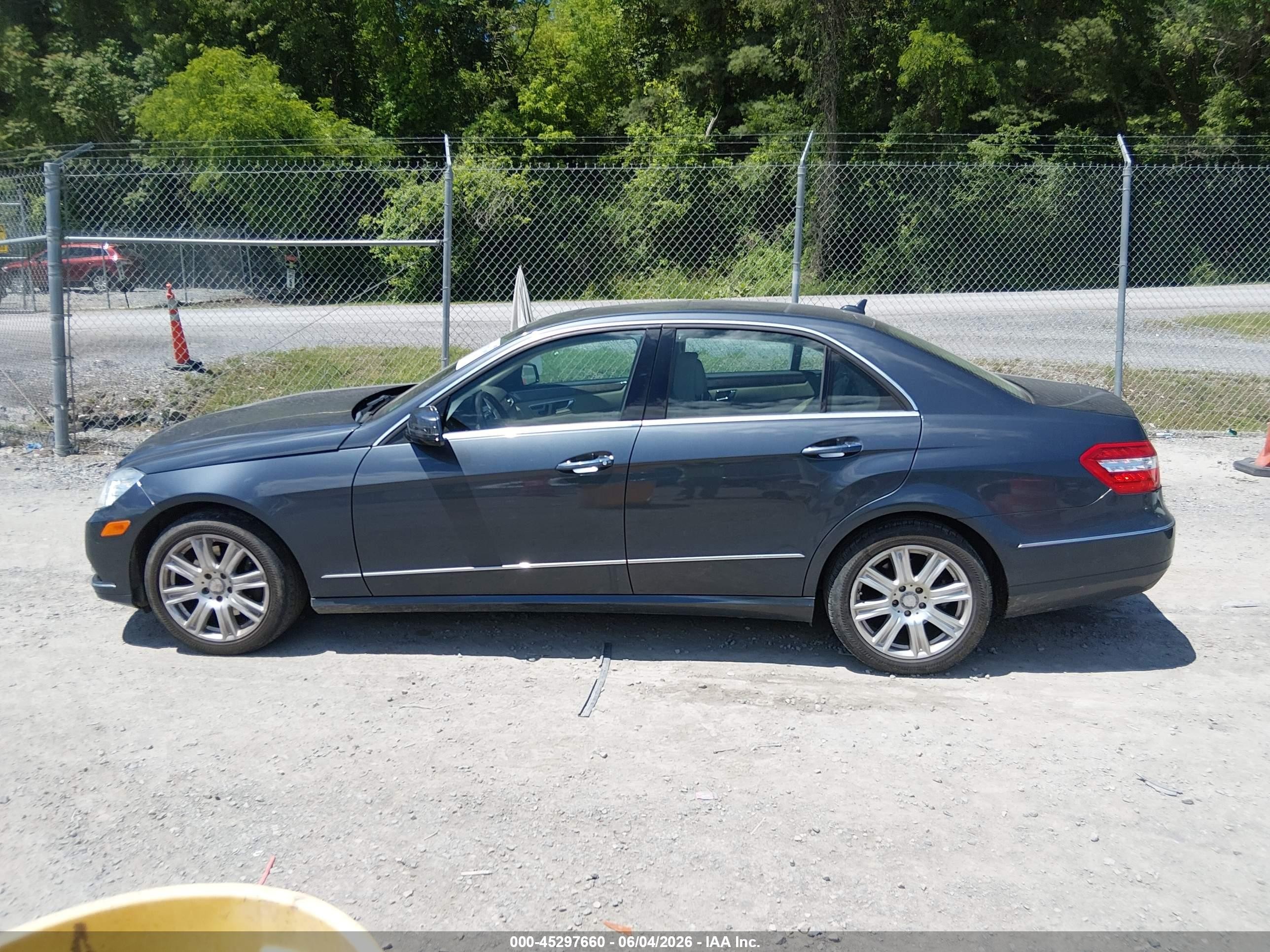 2013 Mercedes-benz E 350 4matic Синий vin: WDDHF8JBXDA713669