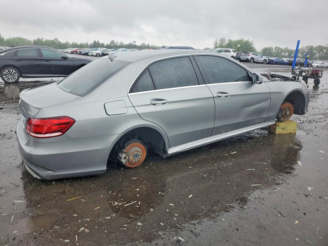 2014 Mercedes-benz E 350 4matic Silver vin: WDDHF8JBXEA932083