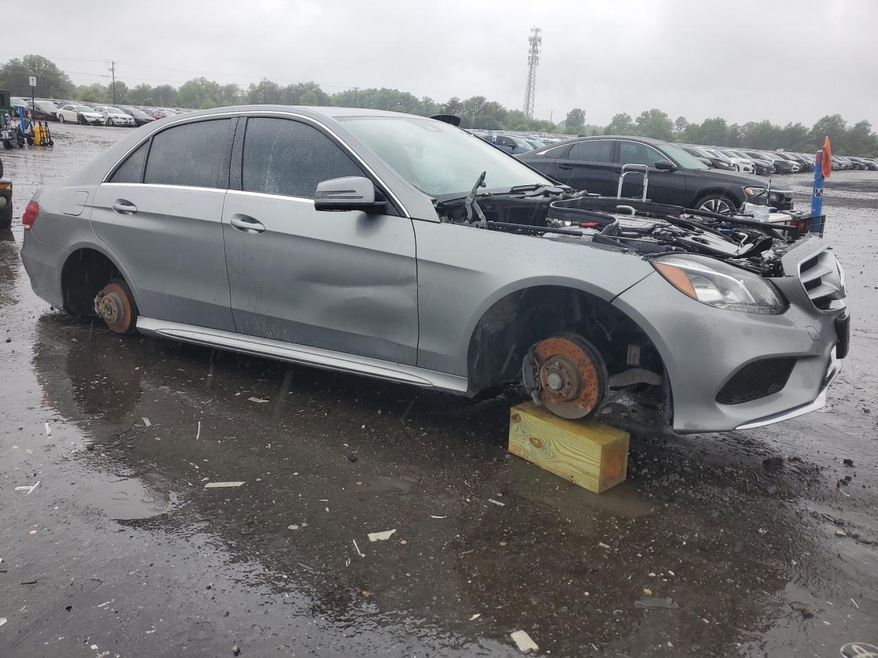 2014 Mercedes-benz E 350 4matic Silver vin: WDDHF8JBXEA932083 Damage: Right Rear Wheel, Broken, Replacement Required