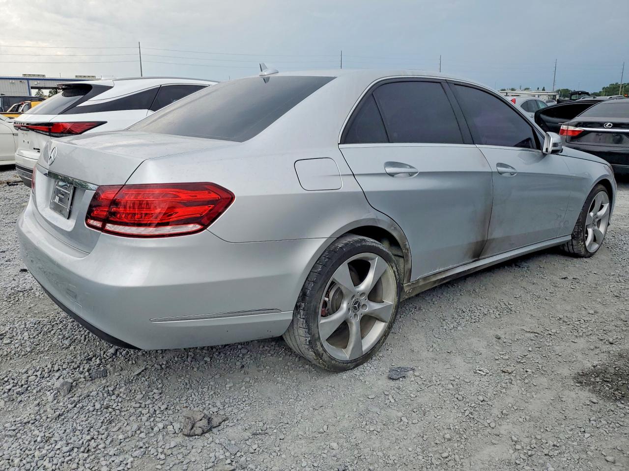 2014 Mercedes-benz E350 Silver vin: WDDHF8JBXEB038157