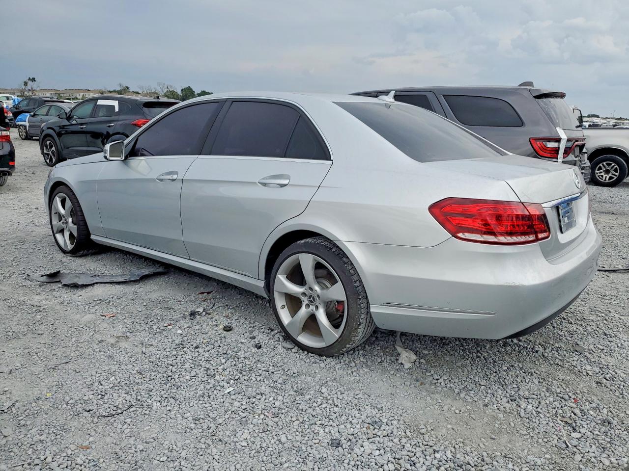 2014 Mercedes-benz E350 Silver vin: WDDHF8JBXEB038157