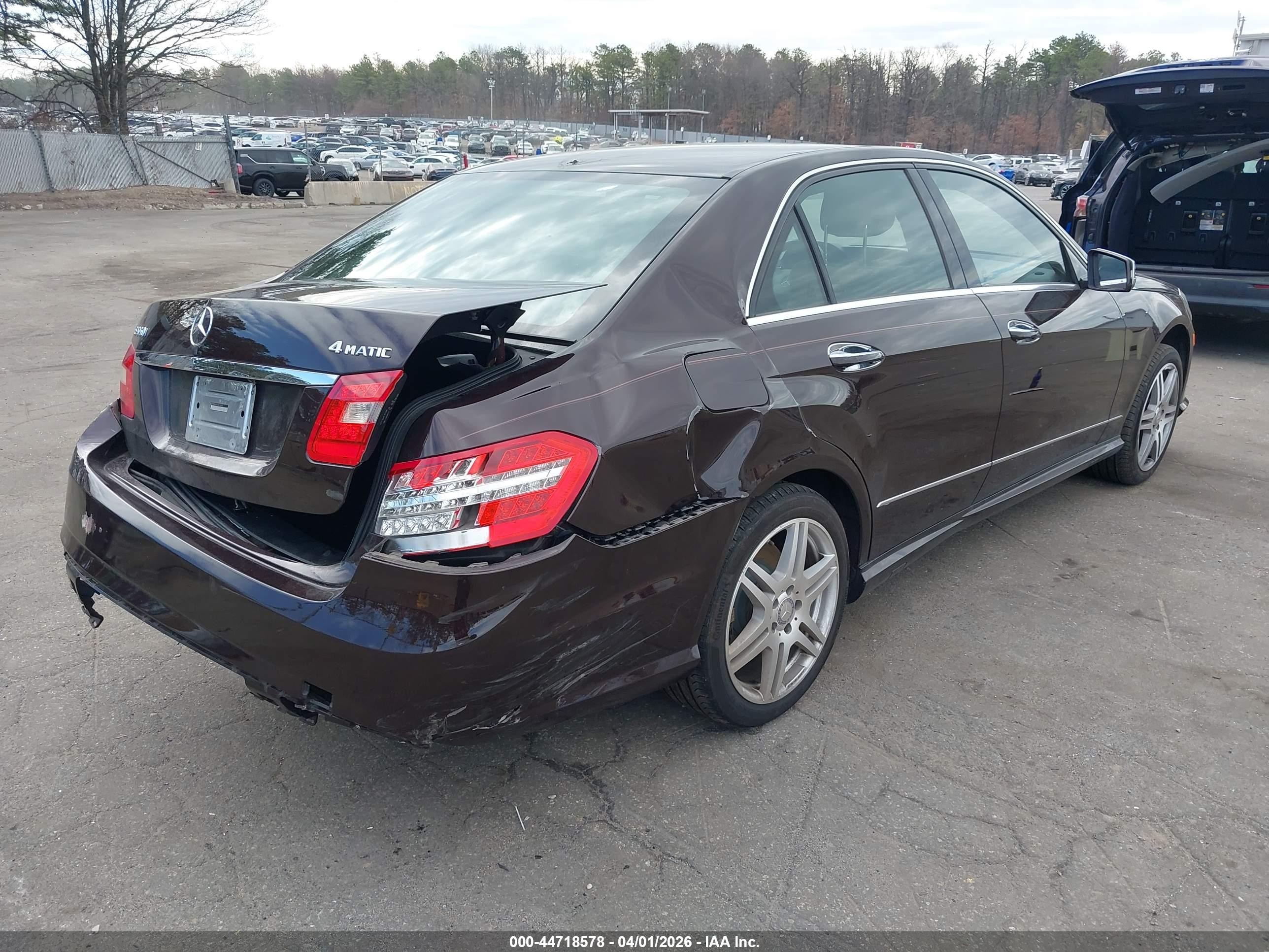 2010 Mercedes-benz E 550 4matic Burgundy vin: WDDHF9AB1AA214955