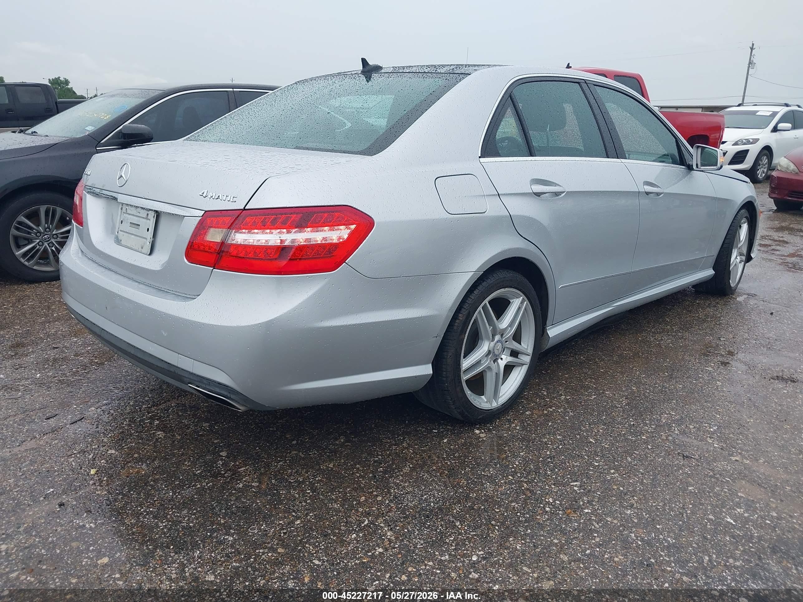 2010 Mercedes-benz E 550 4matic Silver vin: WDDHF9AB1AA234591
