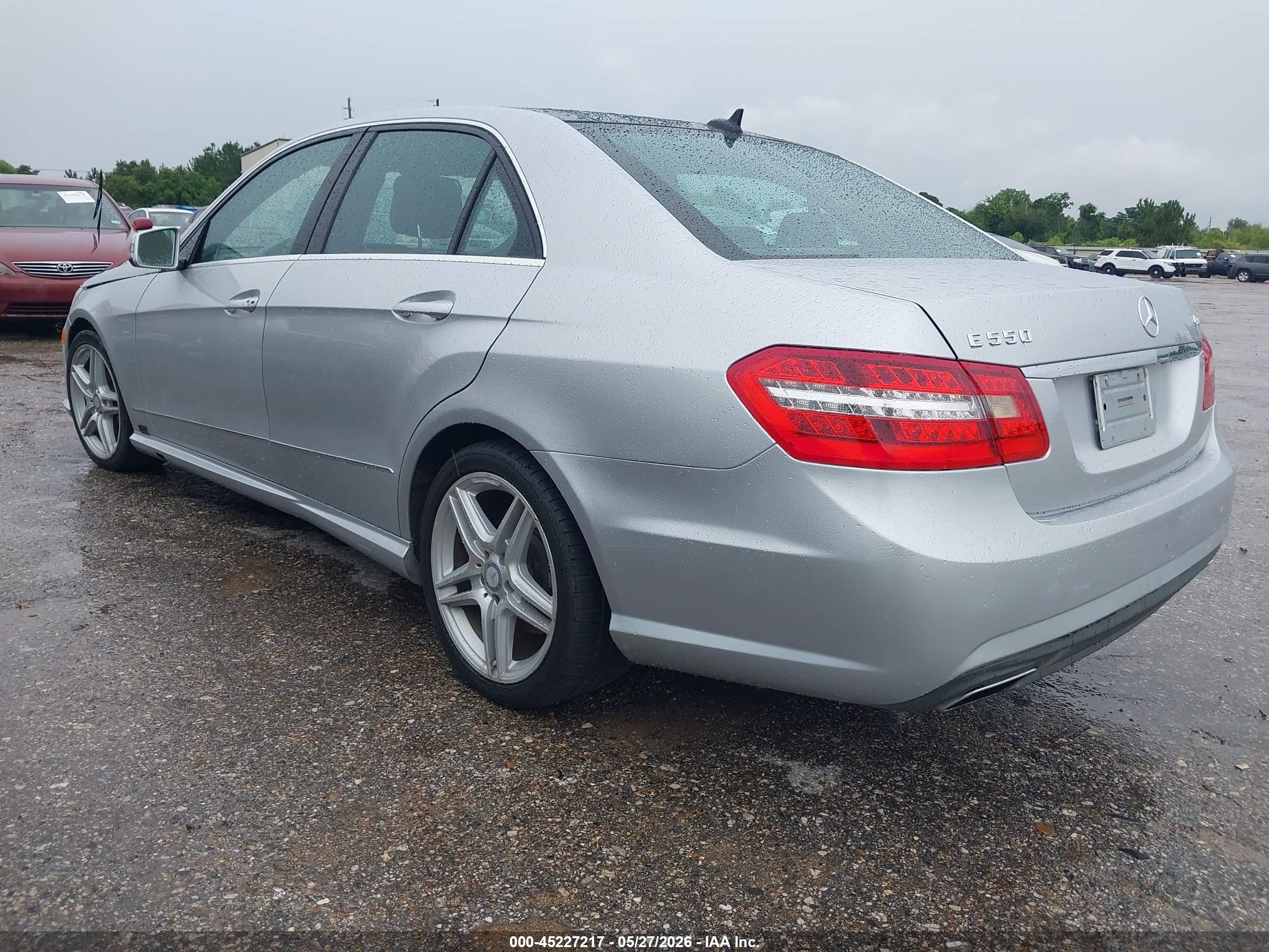 2010 Mercedes-benz E 550 4matic Silver vin: WDDHF9AB1AA234591
