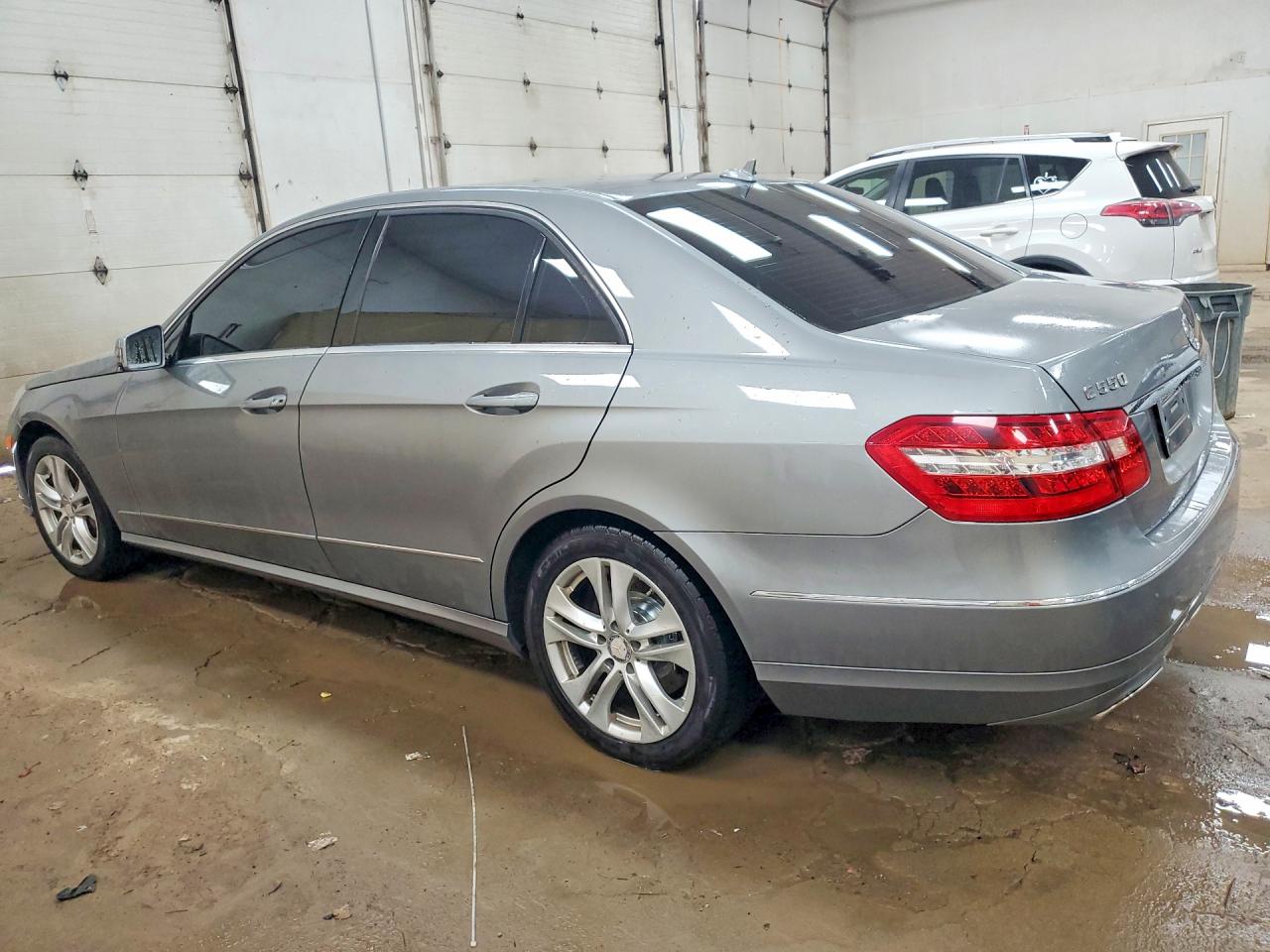 2010 Mercedes-benz E 550 4matic Silver vin: WDDHF9AB2AA171646
