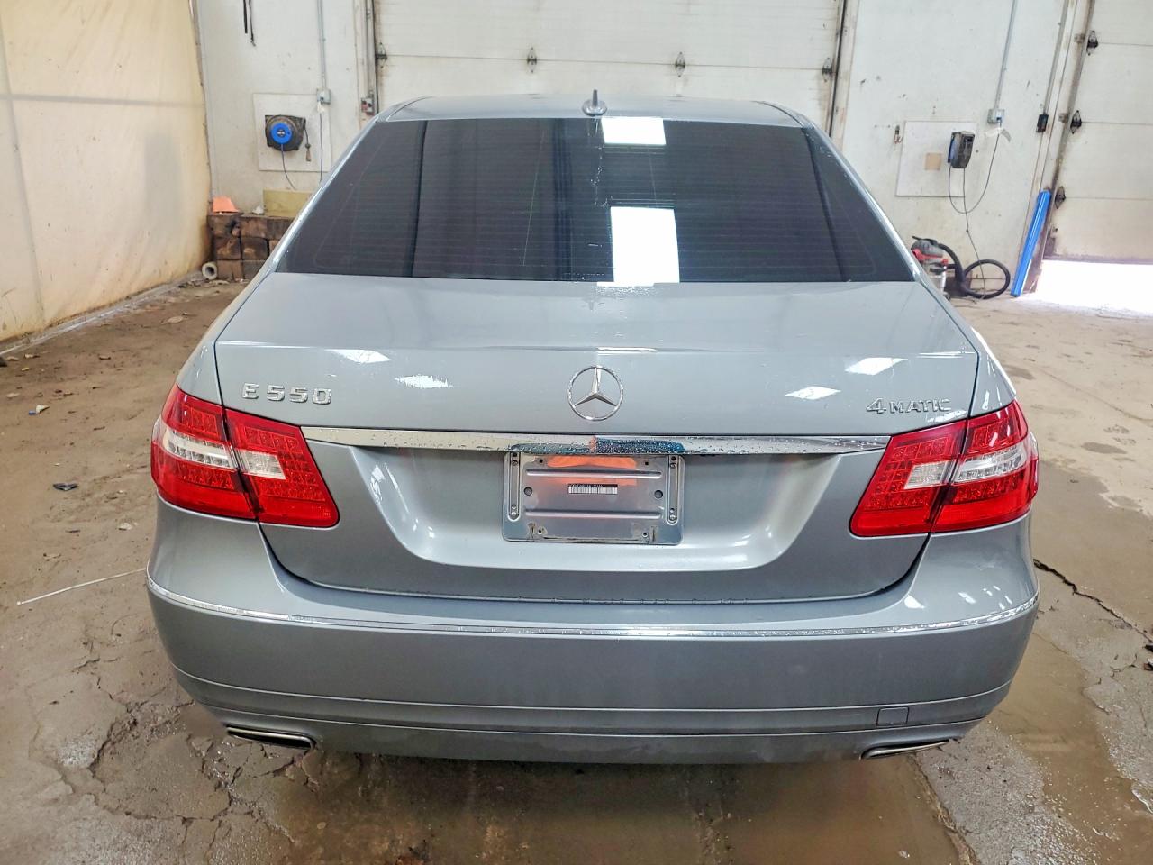 2010 Mercedes-benz E 550 4matic Silver vin: WDDHF9AB2AA171646