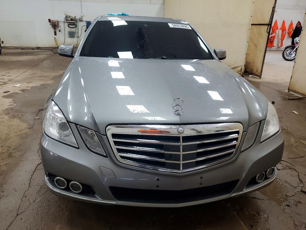 2010 Mercedes-benz E 550 4matic Silver vin: WDDHF9AB2AA171646