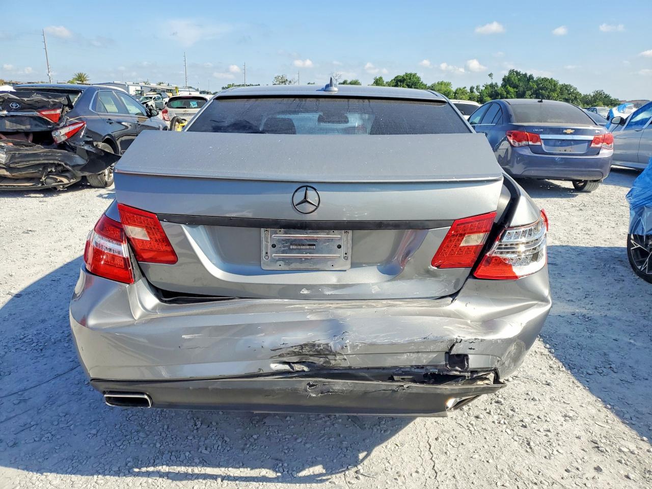 2011 Mercedes-benz E 550 4matic Gray vin: WDDHF9AB2BA417998