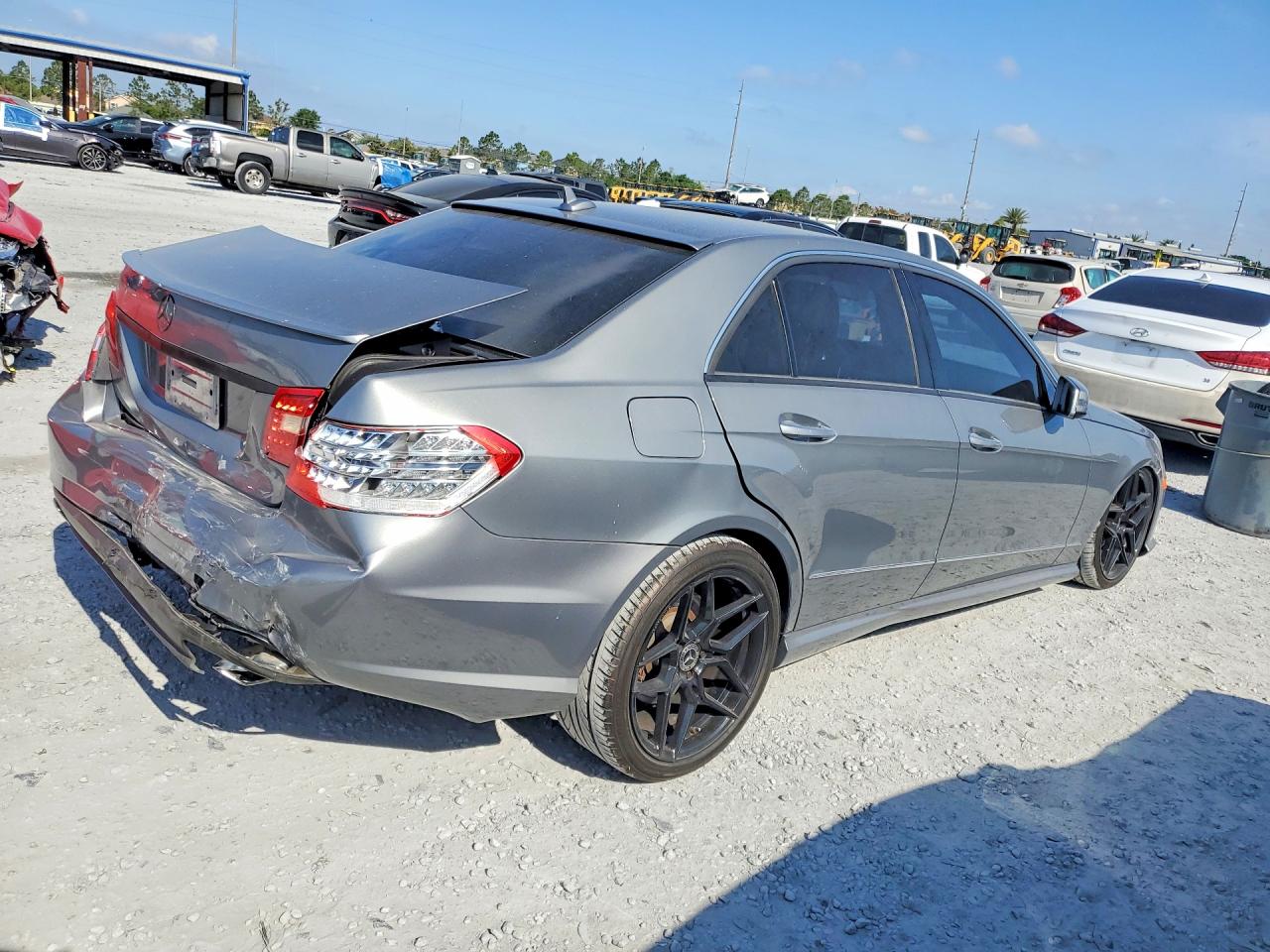 2011 Mercedes-benz E 550 4matic Gray vin: WDDHF9AB2BA417998