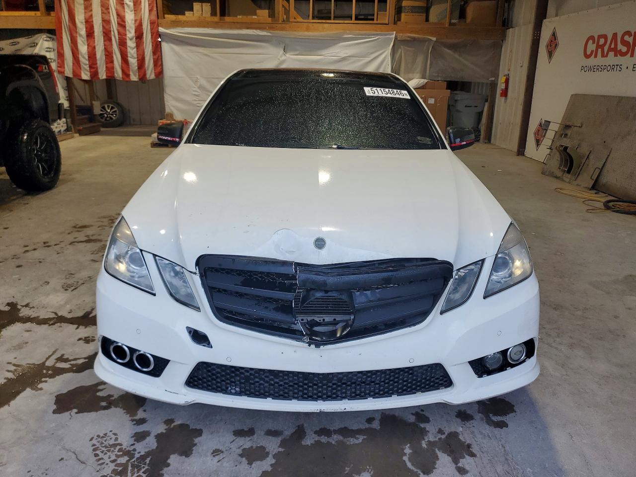 2010 Mercedes-benz E550 White vin: WDDHF9AB4AA236643