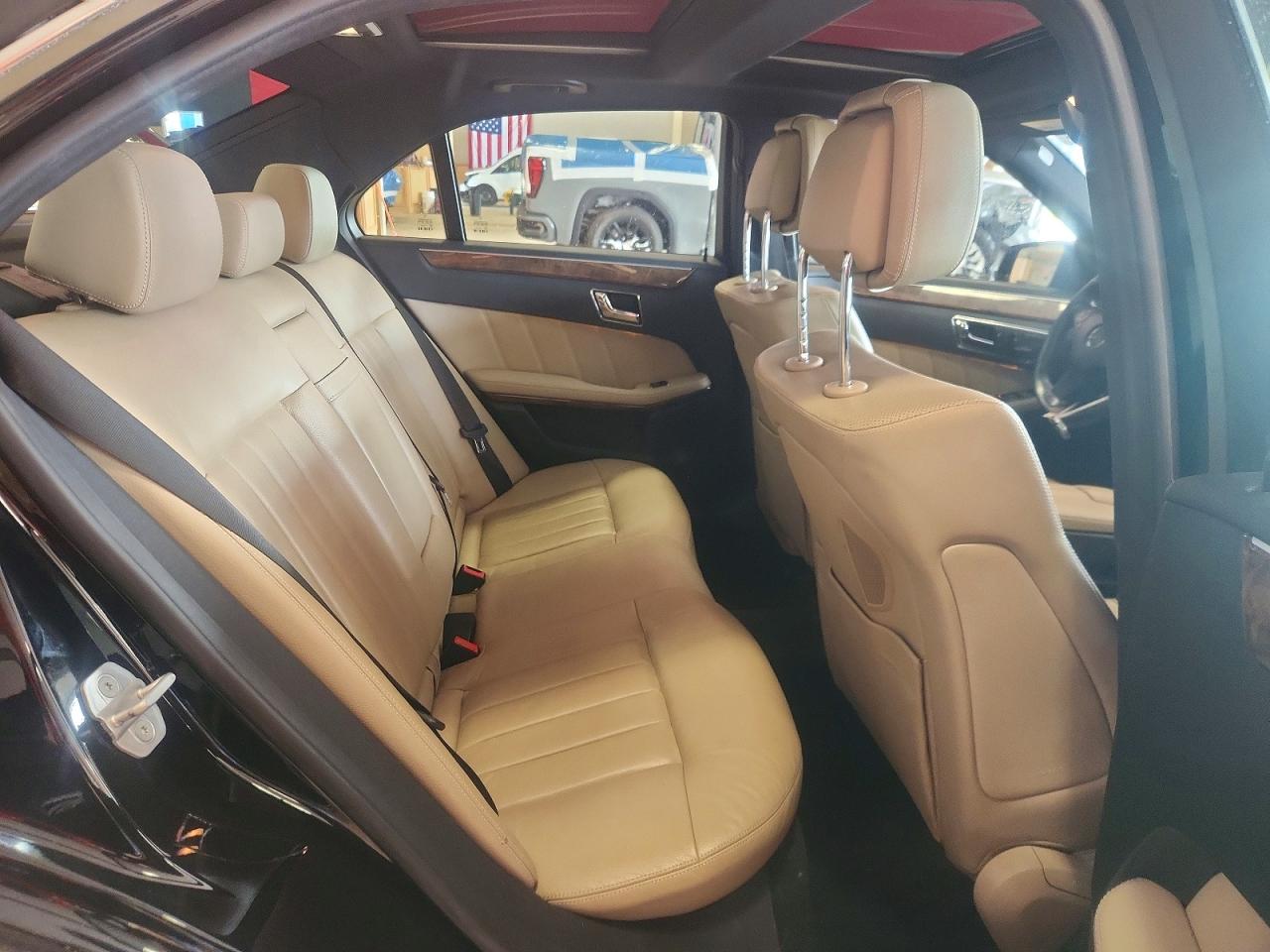 2011 Mercedes-benz E 550 4matic Black vin: WDDHF9AB5BA356484