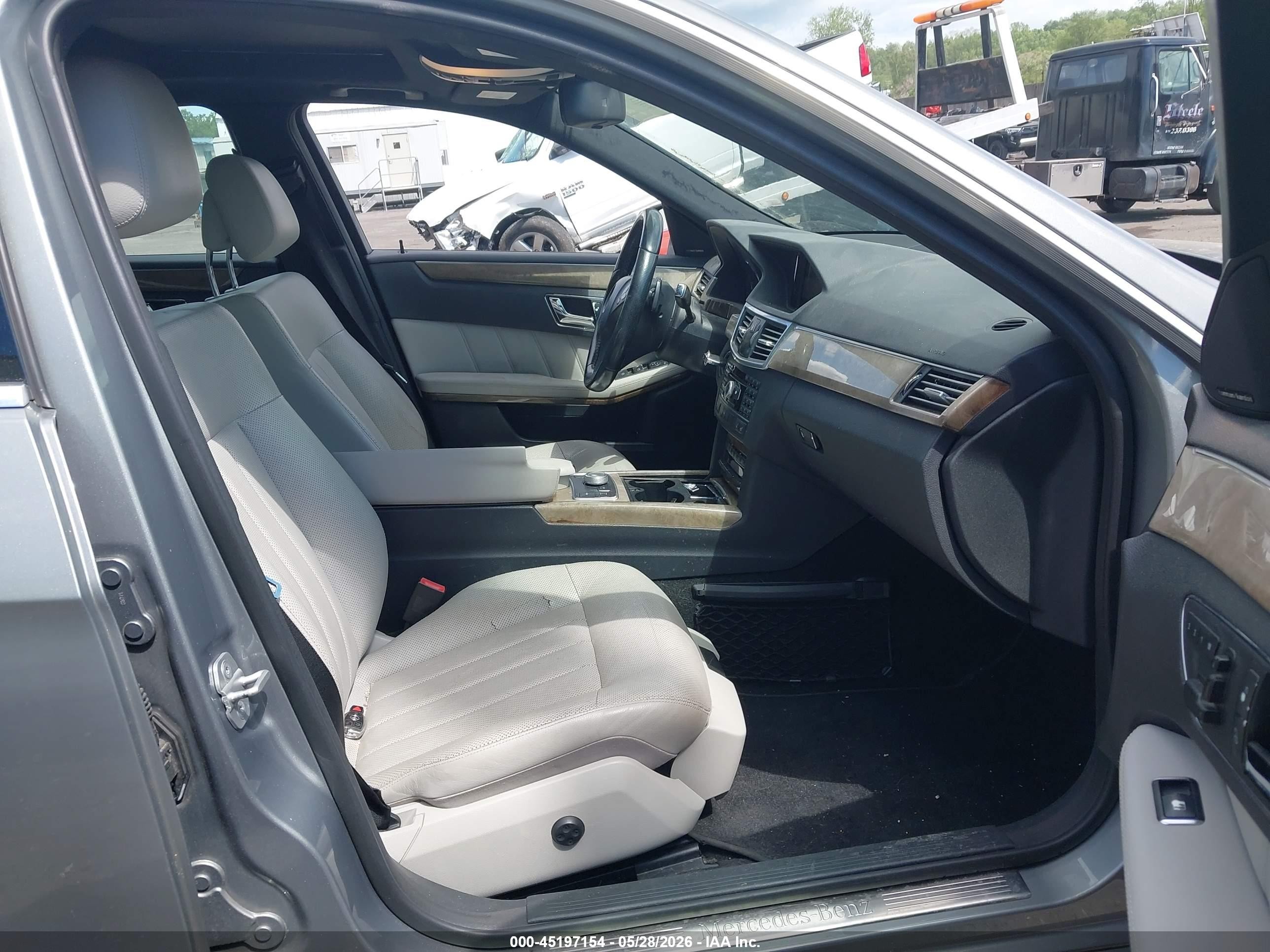 2011 Mercedes-benz E 550 4matic Silver vin: WDDHF9AB5BA442720