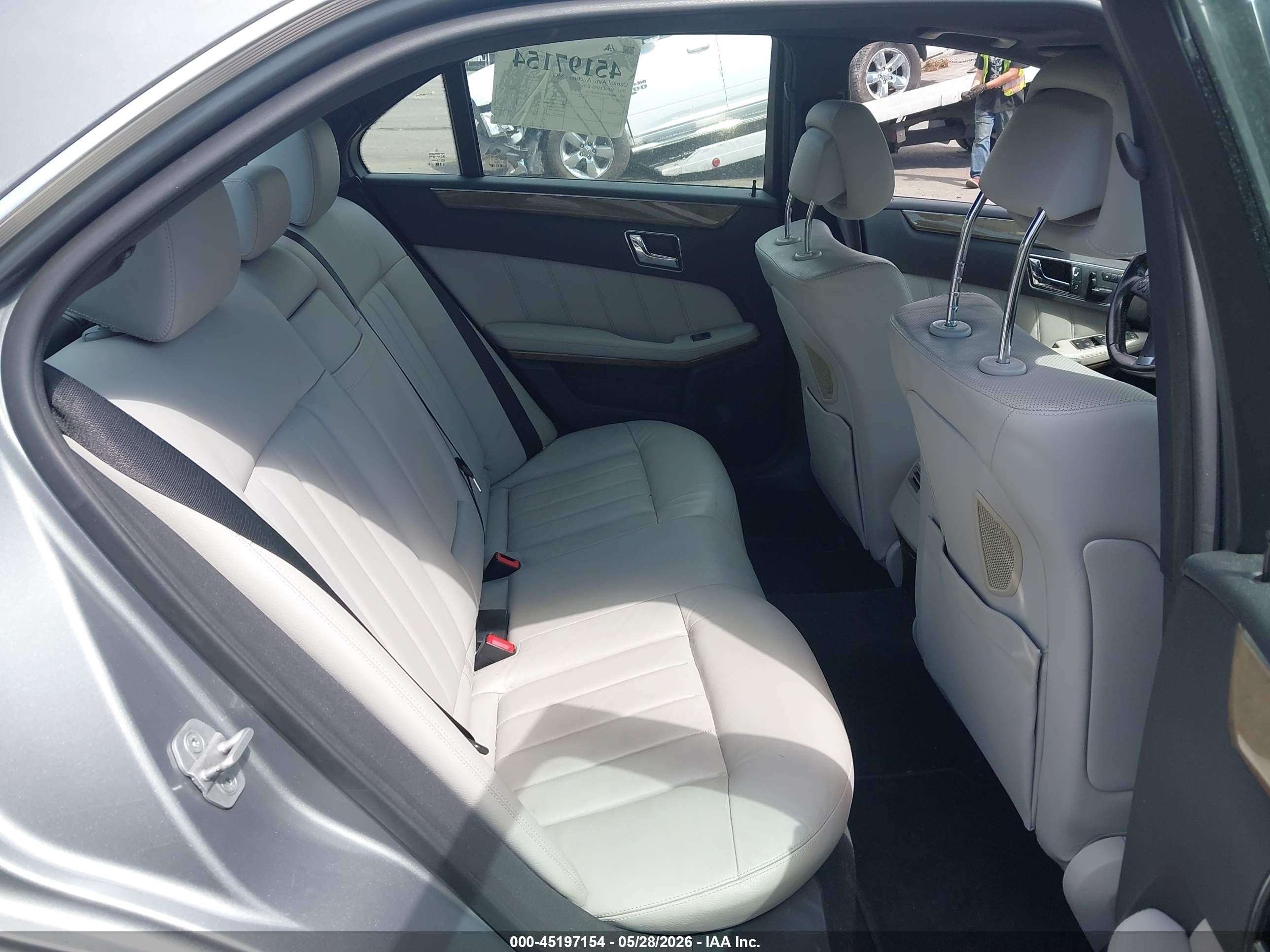 2011 Mercedes-benz E 550 4matic Silver vin: WDDHF9AB5BA442720