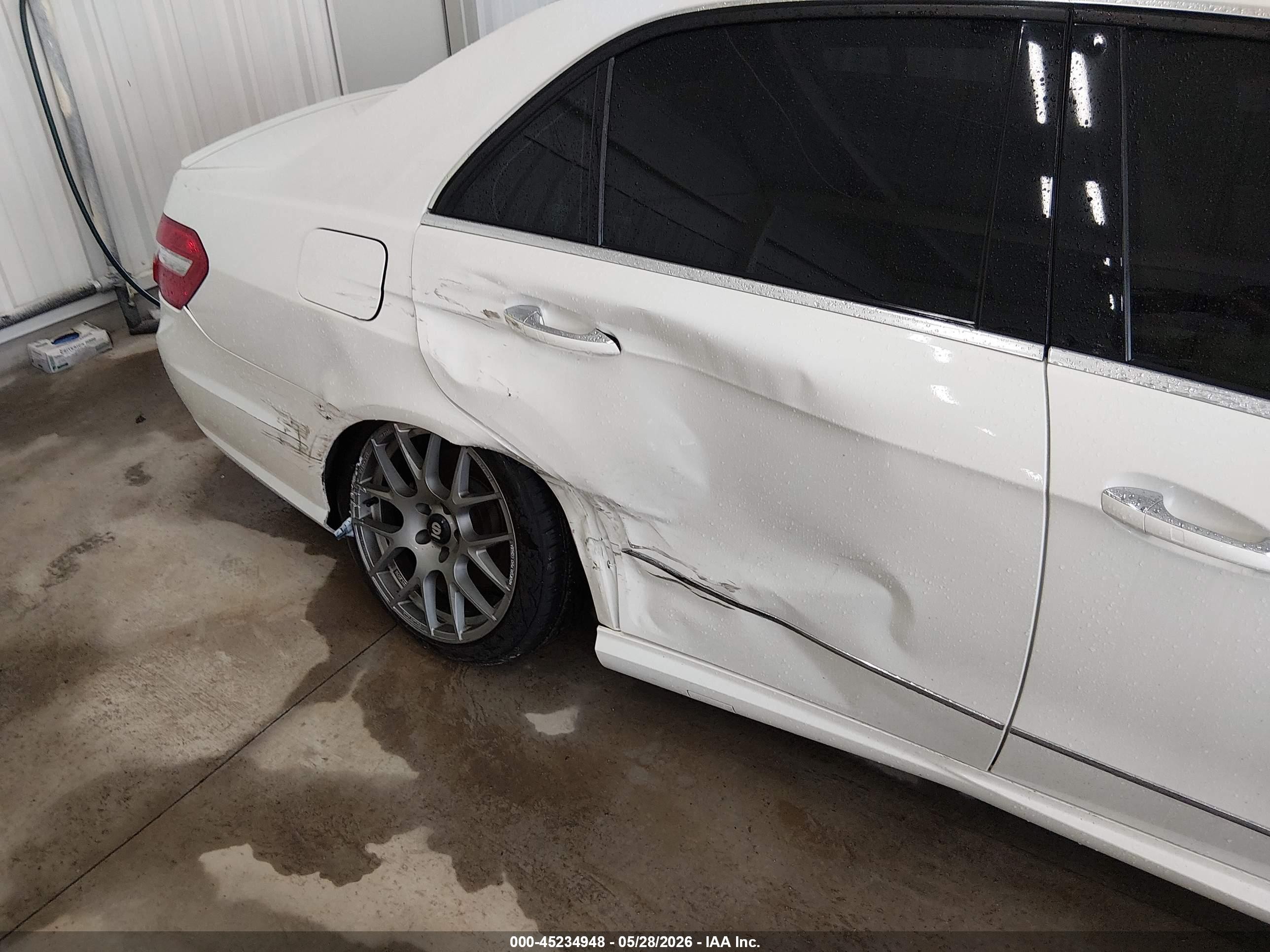 2011 Mercedes-benz E 550 4matic Белый vin: WDDHF9AB7BA502318