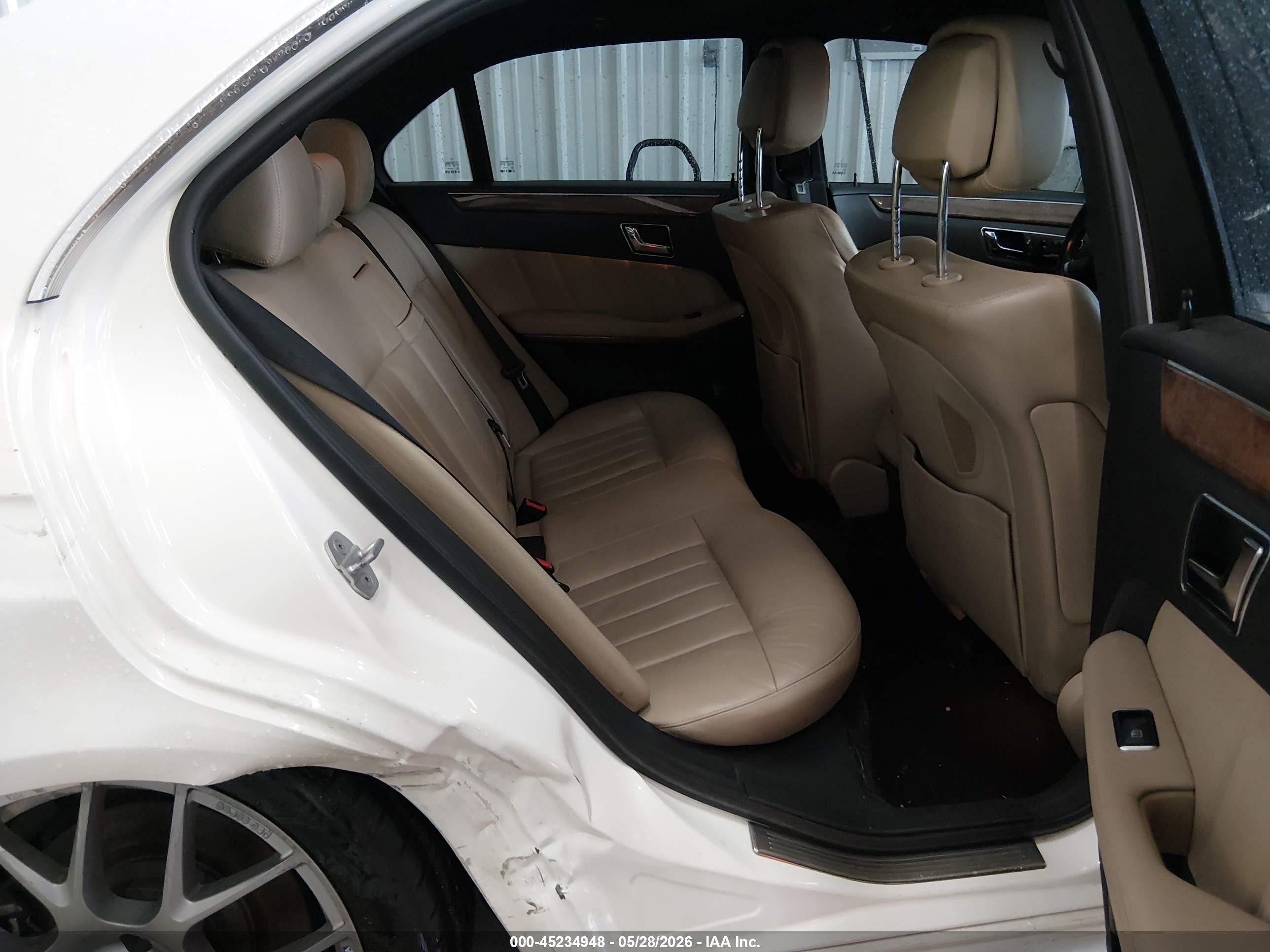 2011 Mercedes-benz E 550 4matic Белый vin: WDDHF9AB7BA502318