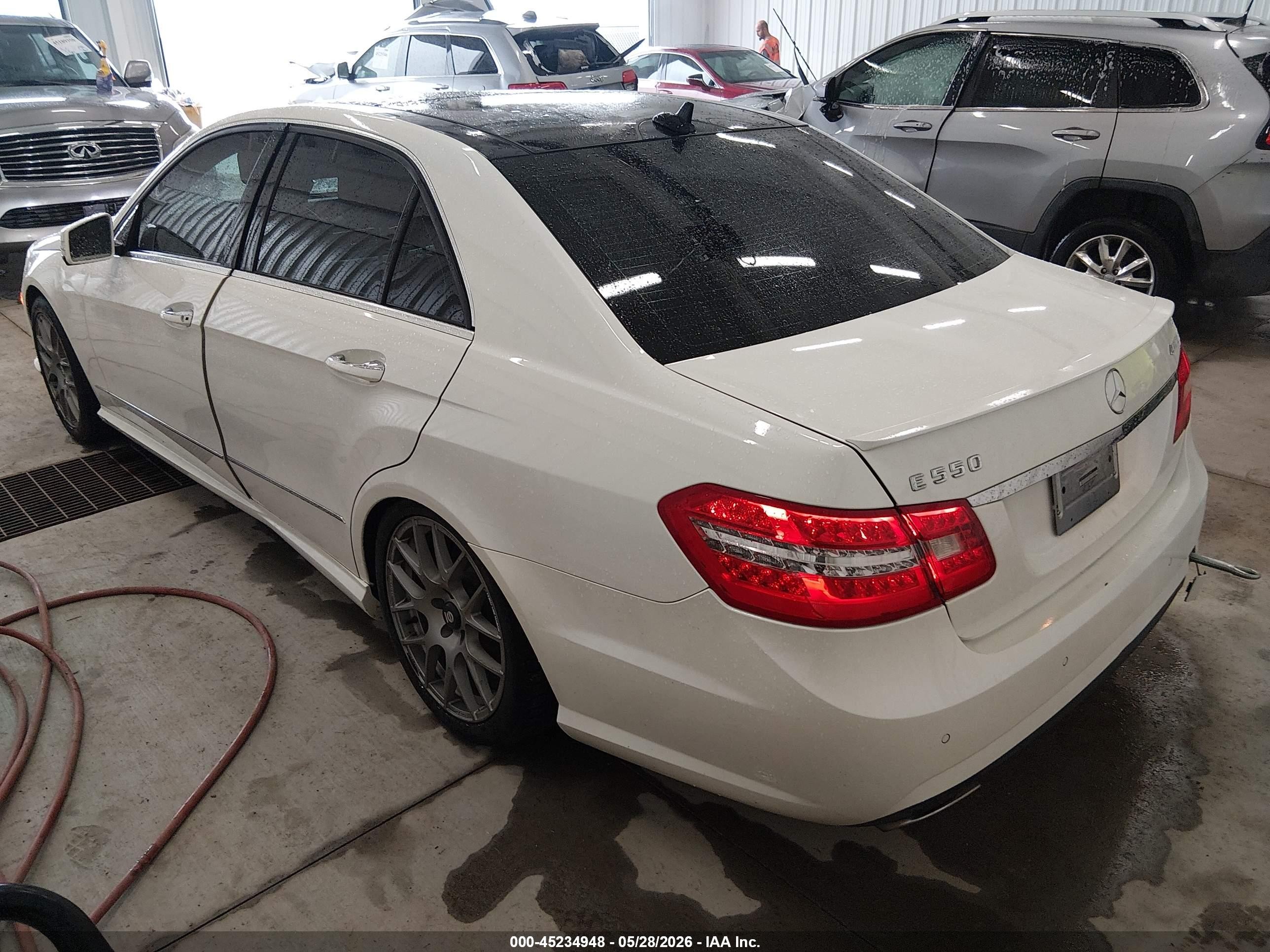 2011 Mercedes-benz E 550 4matic Белый vin: WDDHF9AB7BA502318