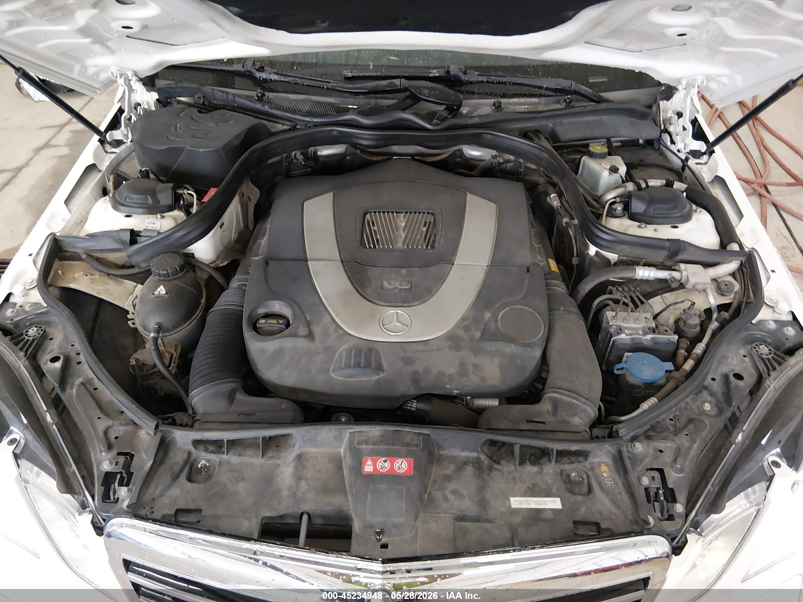 2011 Mercedes-benz E 550 4matic Белый vin: WDDHF9AB7BA502318